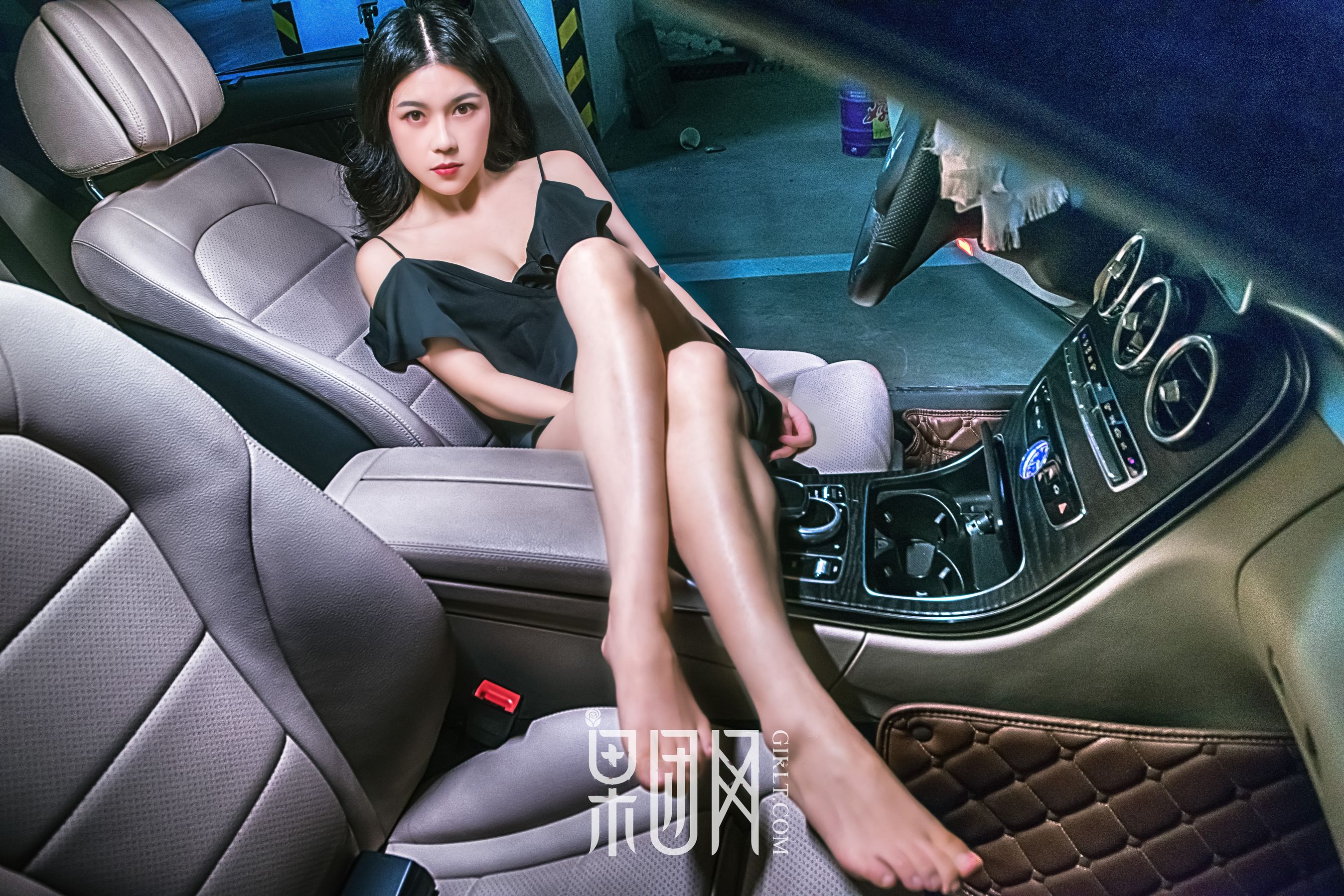 微微《美女vs豪车，你选择哪个！》 [果团网Girlt] No.107
