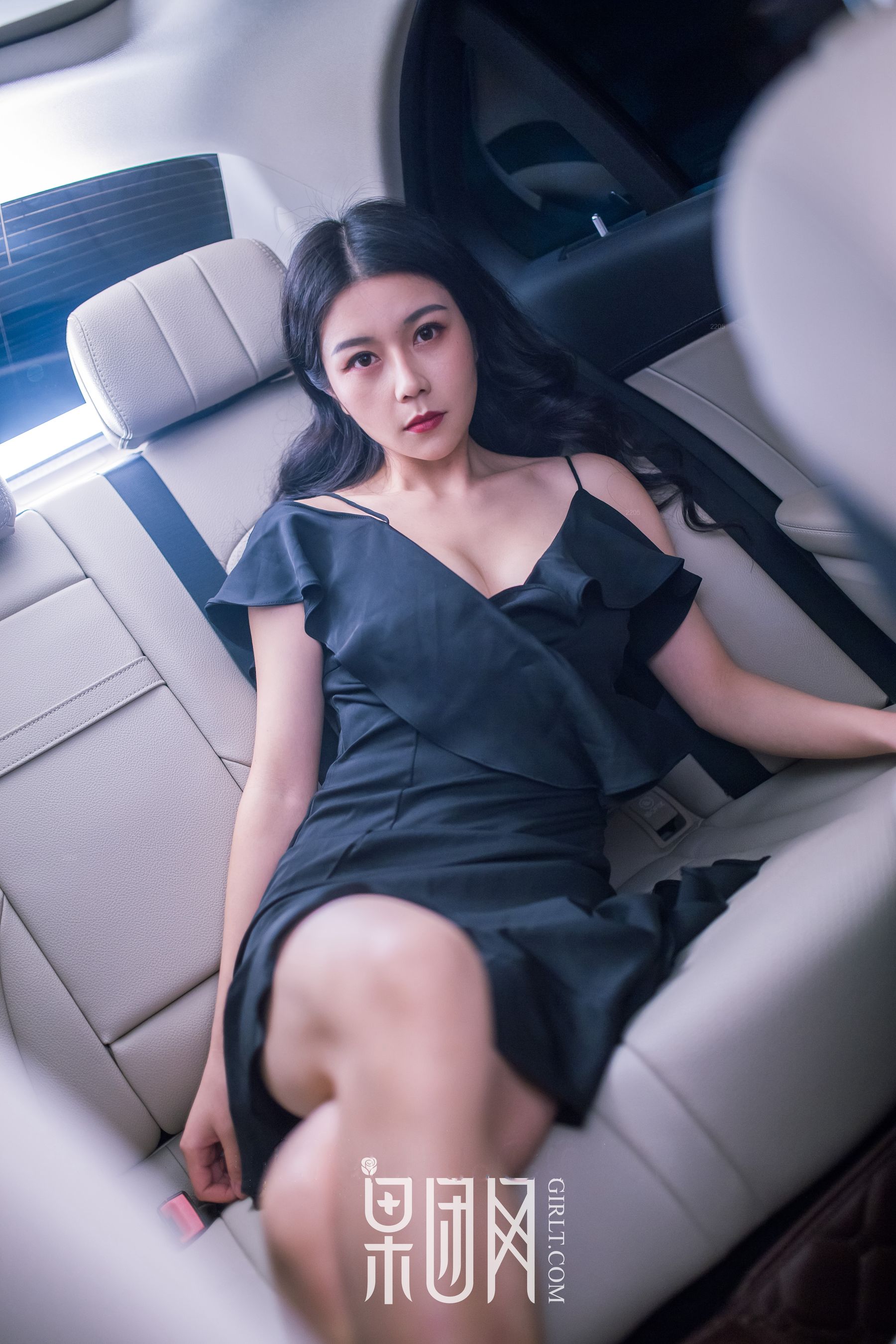微微《美女vs豪车，你选择哪个！》 [果团网Girlt] No.107