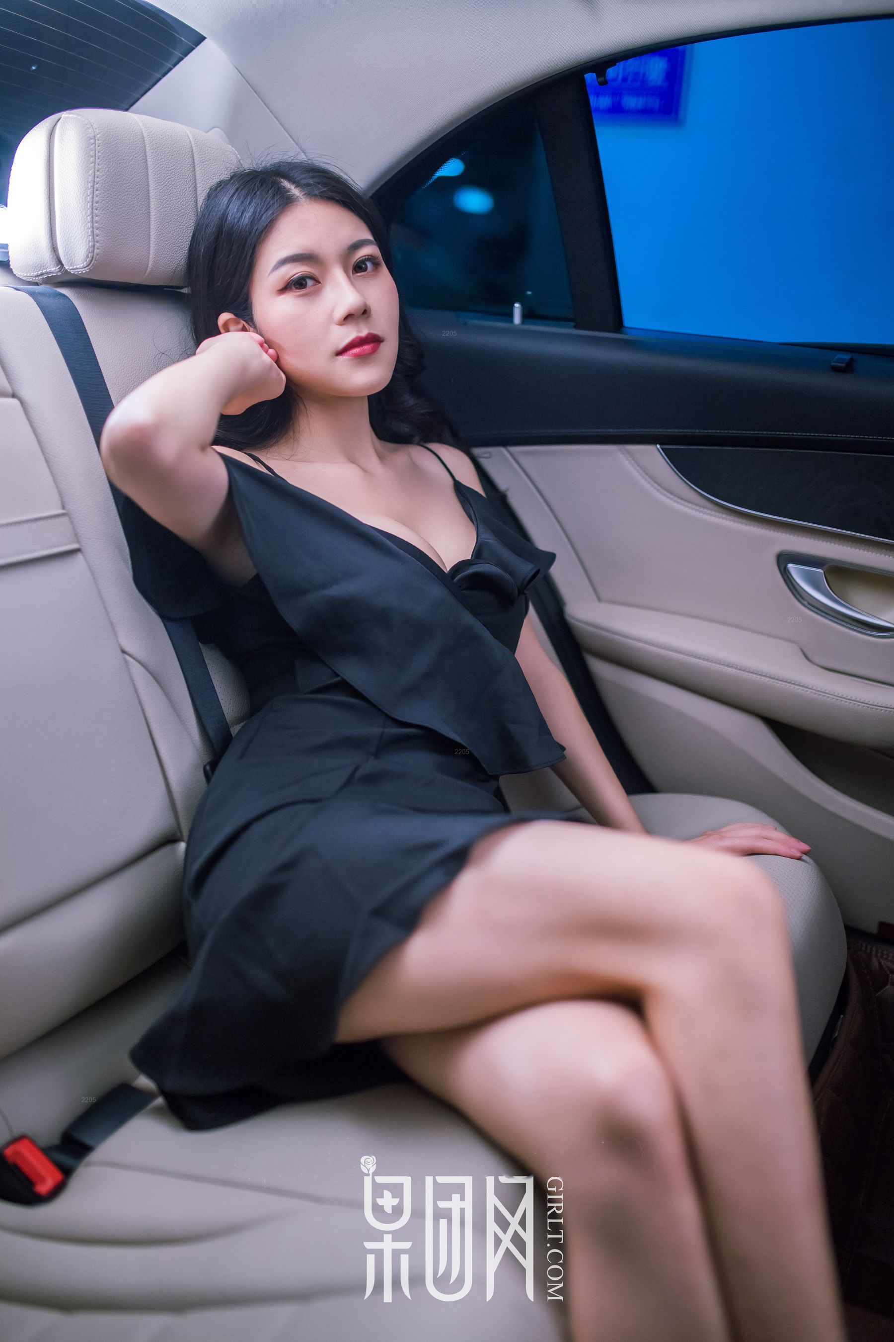 微微《美女vs豪车，你选择哪个！》 [果团网Girlt] No.107