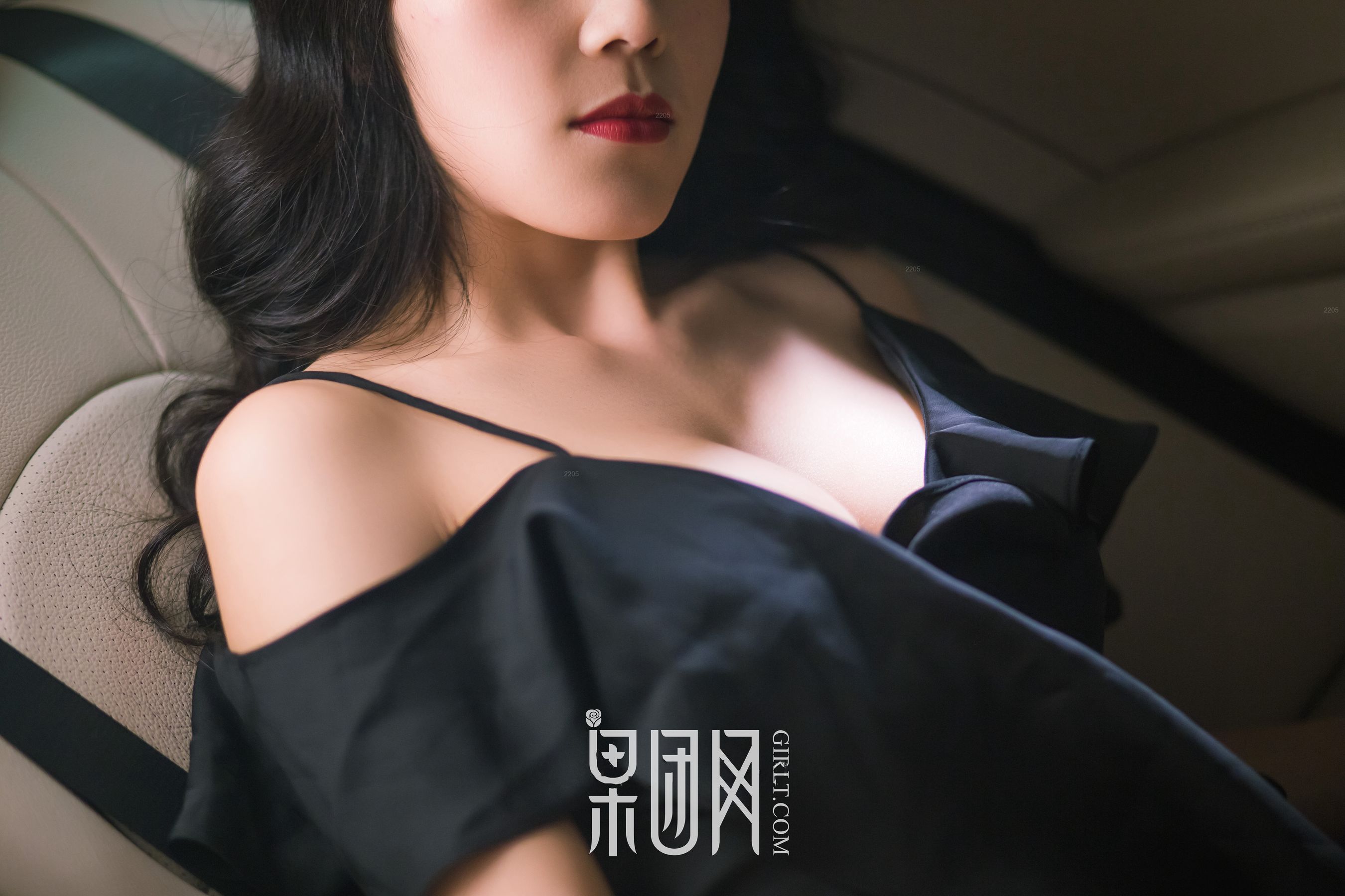 微微《美女vs豪车，你选择哪个！》 [果团网Girlt] No.107