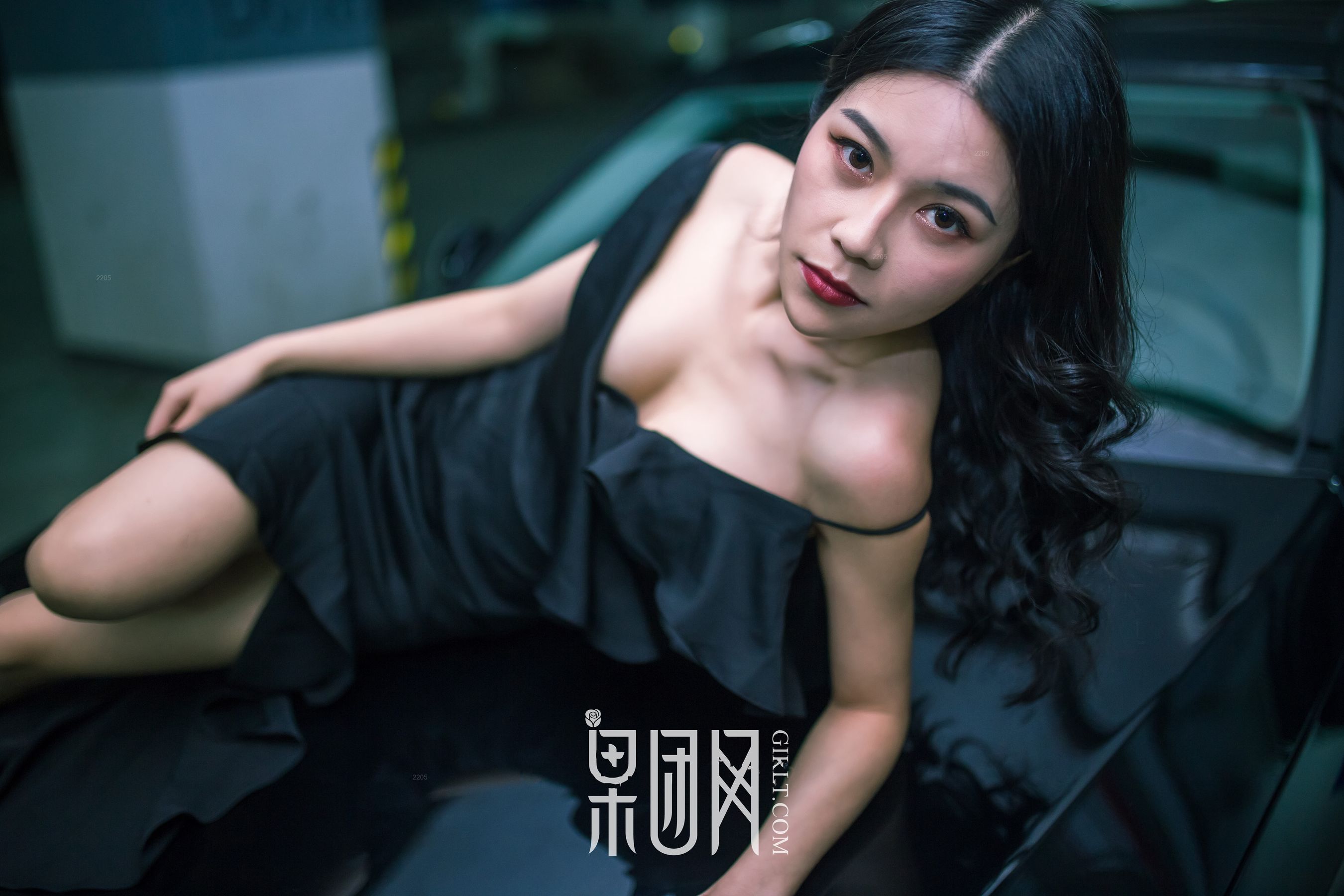 微微《美女vs豪车，你选择哪个！》 [果团网Girlt] No.107