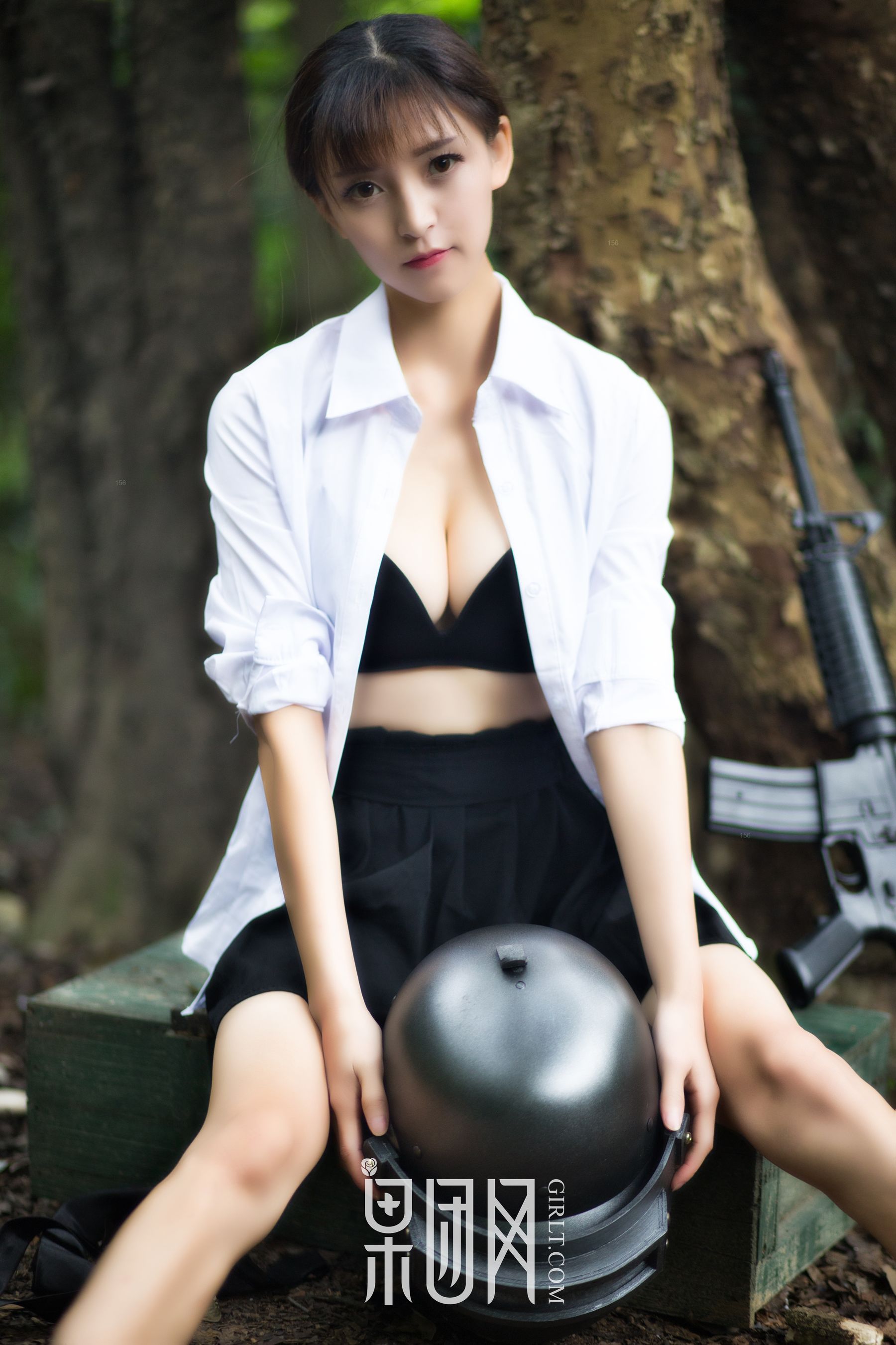 蘑菇《美女野外激战，性感撩人！》 [果团网Girlt] NO.109