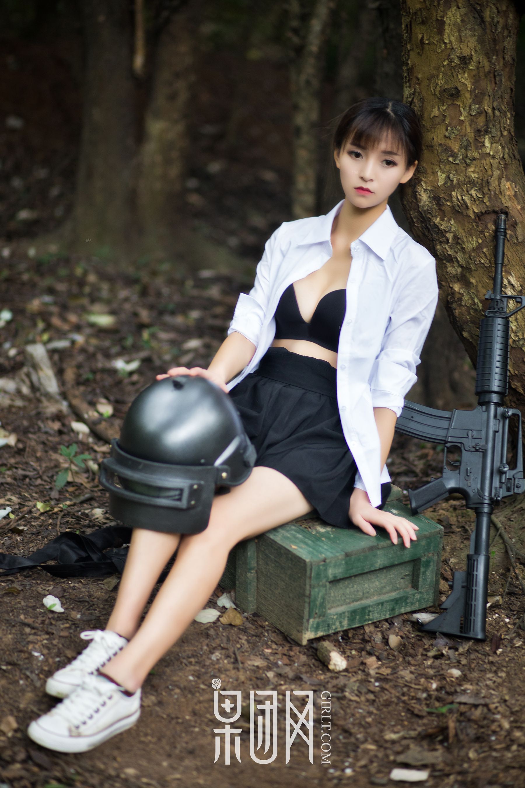 蘑菇《美女野外激战，性感撩人！》 [果团网Girlt] NO.109