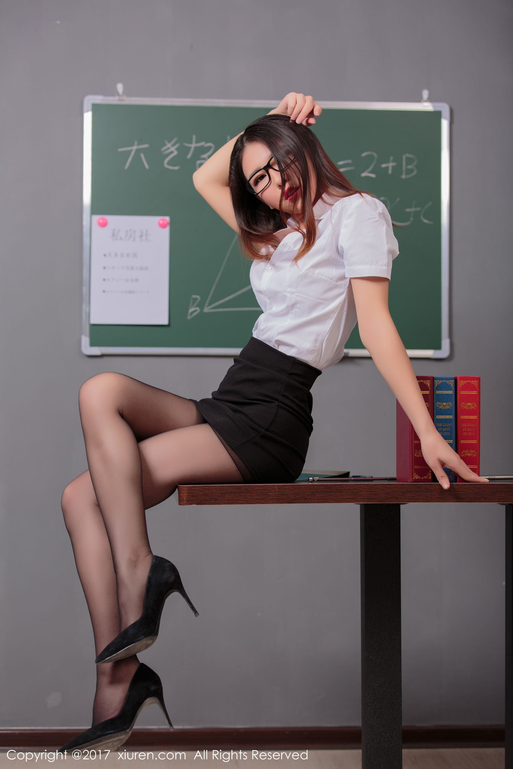 糖果儿《制服黑丝教鞭诱惑力》 [秀人XiuRen] NO.869