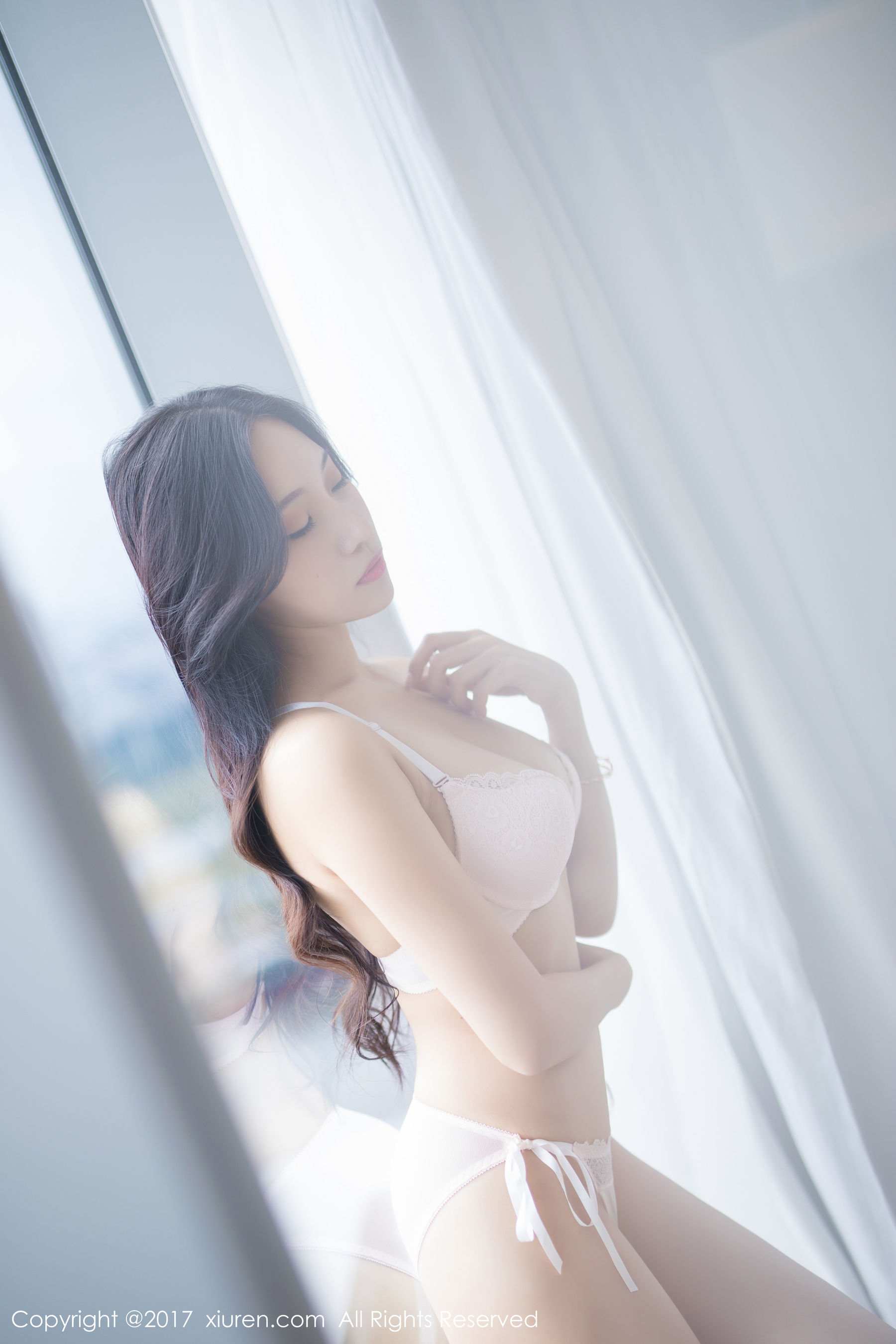 小狐狸Sica《职场OL制服+黑丝美腿》 [秀人XiuRen] NO.871