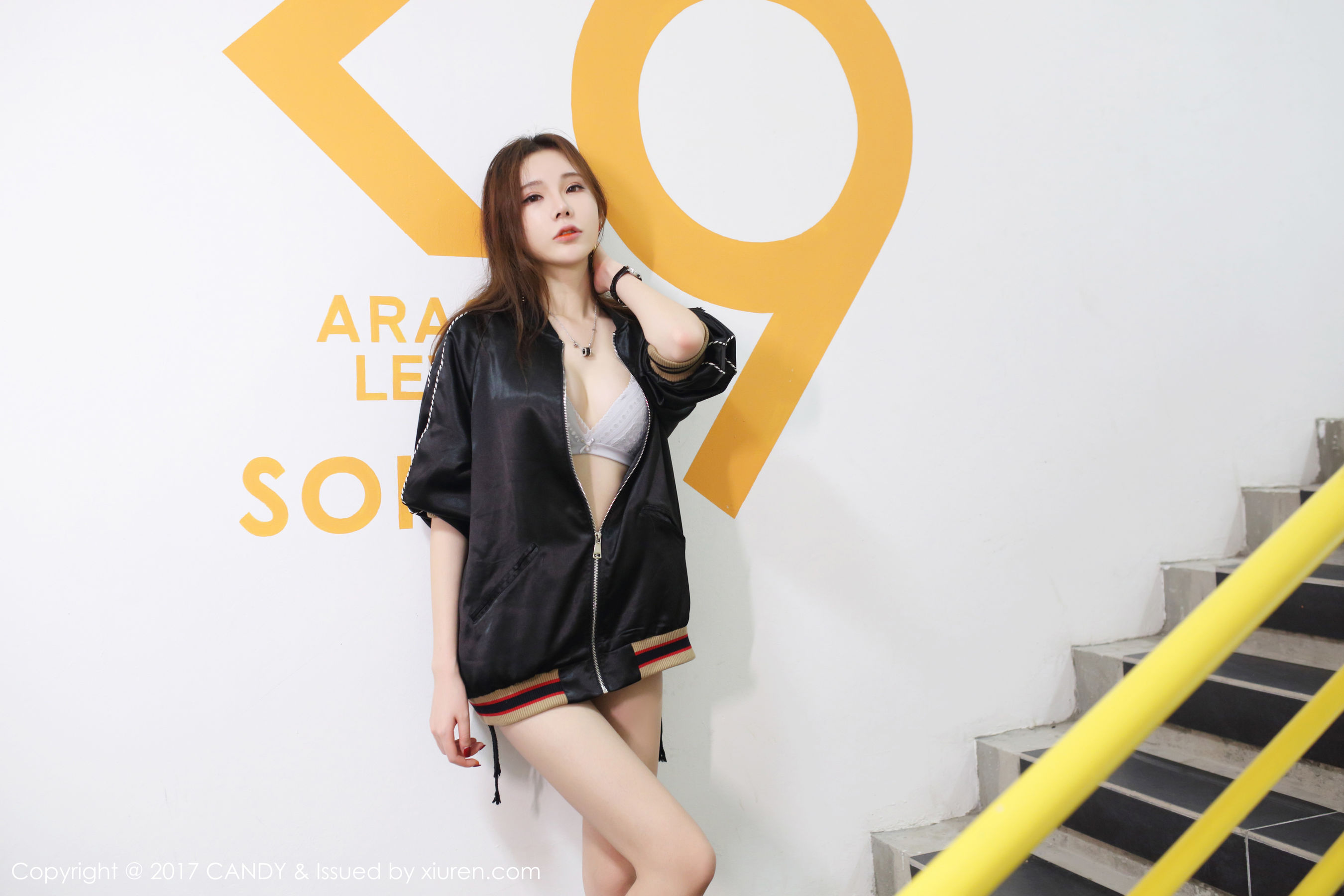 萌琪琪Irene《运动装+白色比基尼》 [网红馆CANDY] VOL.044