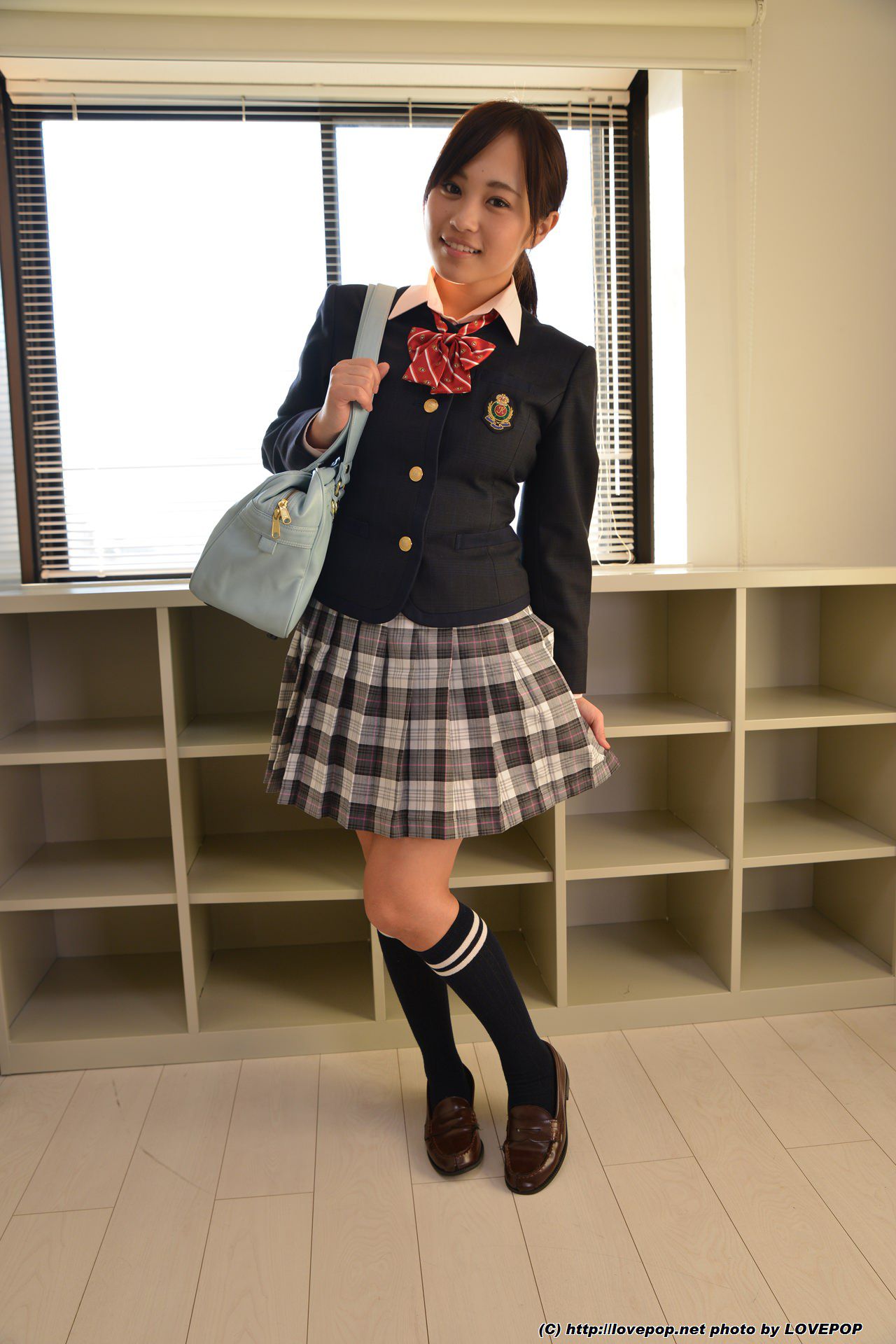 Emi Asano 浅野えみ 学生制服 Set4 [LovePop]