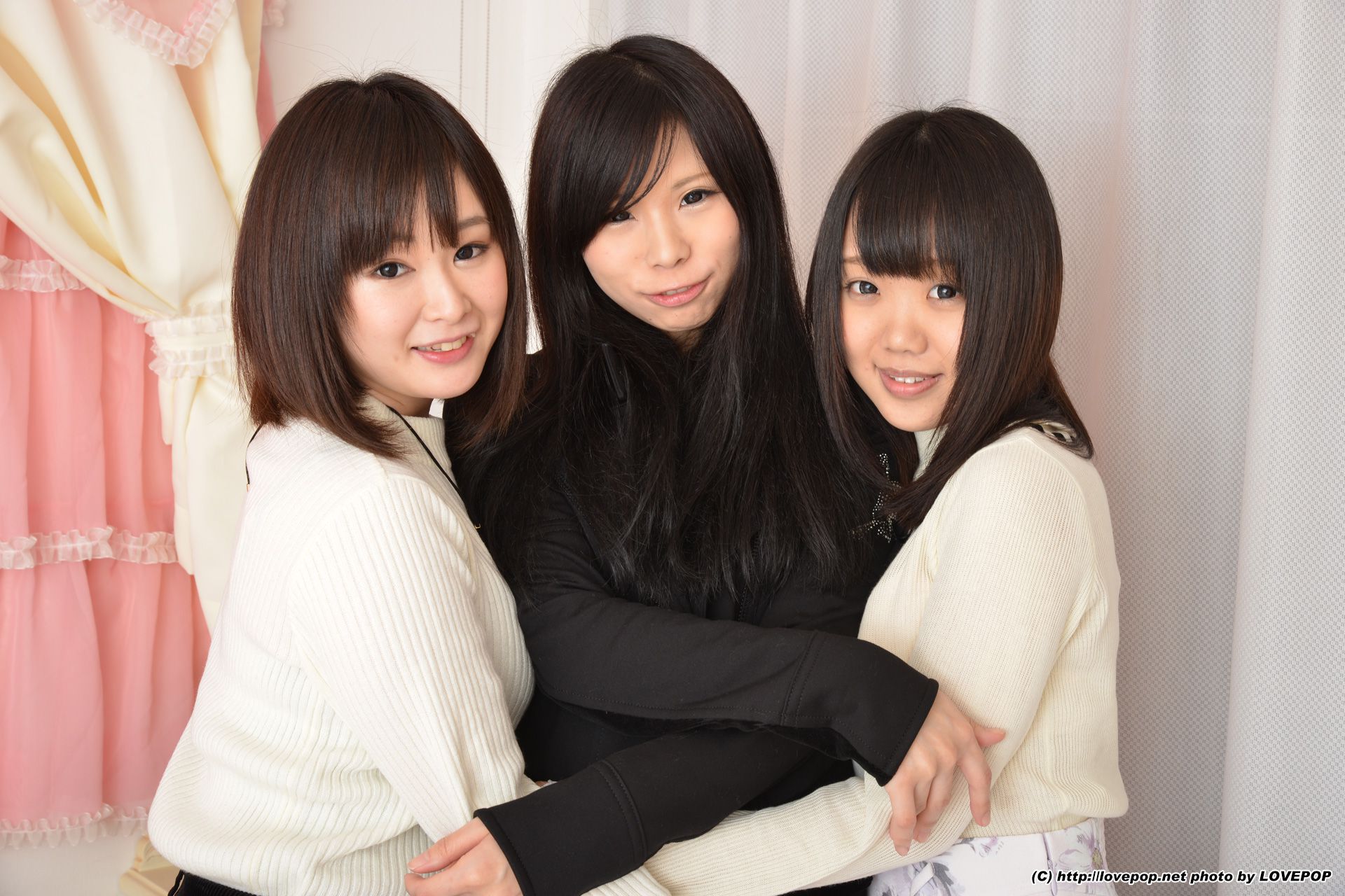 夏乃ひまわり&一乃瀬るりあ&瀬戸愛莉 tsu∞na∞gu Set03 [LovePop]