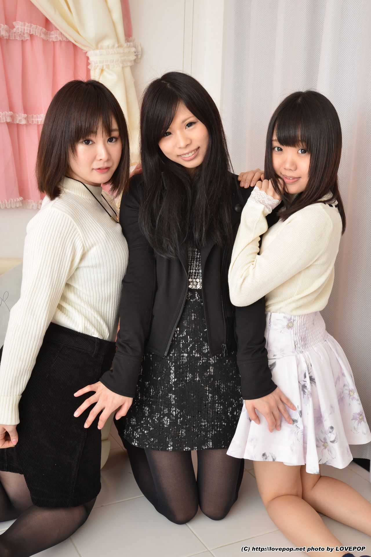 夏乃ひまわり&一乃瀬るりあ&瀬戸愛莉 tsu∞na∞gu Set03 [LovePop]