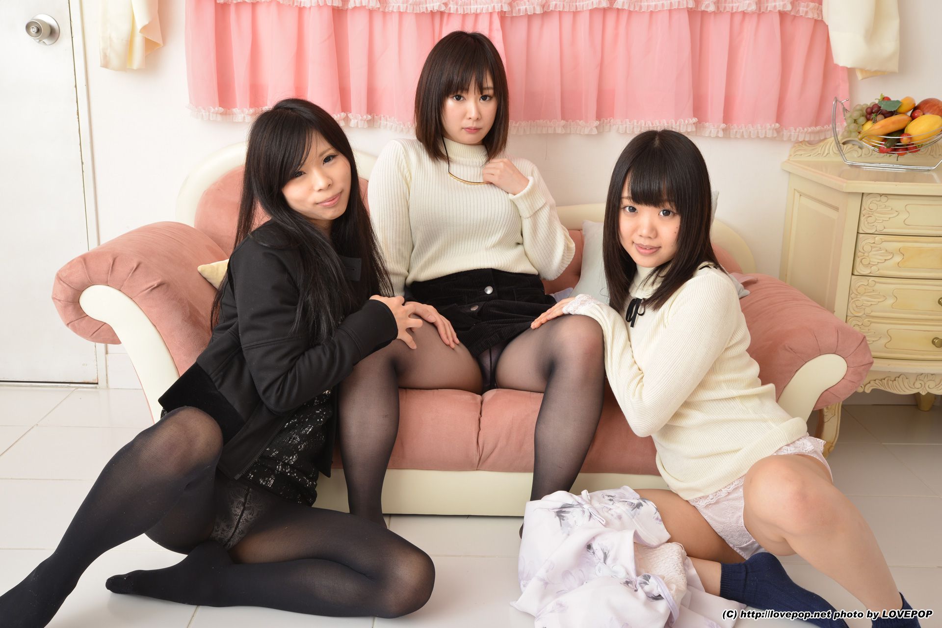 夏乃ひまわり&一乃瀬るりあ&瀬戸愛莉 tsu∞na∞gu Set03 [LovePop]