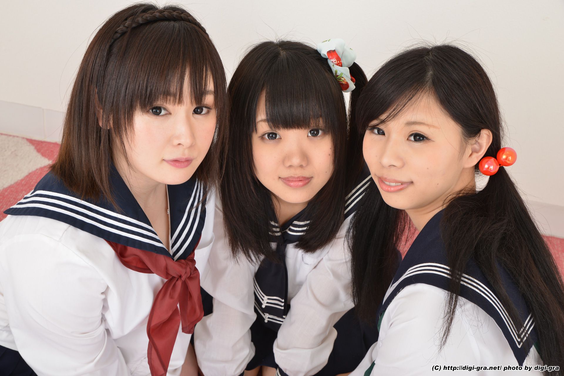 夏乃ひまわり+ 一乃瀬るりあ+瀬戸愛莉 tsu∞na∞gu Set02 [LovePop]