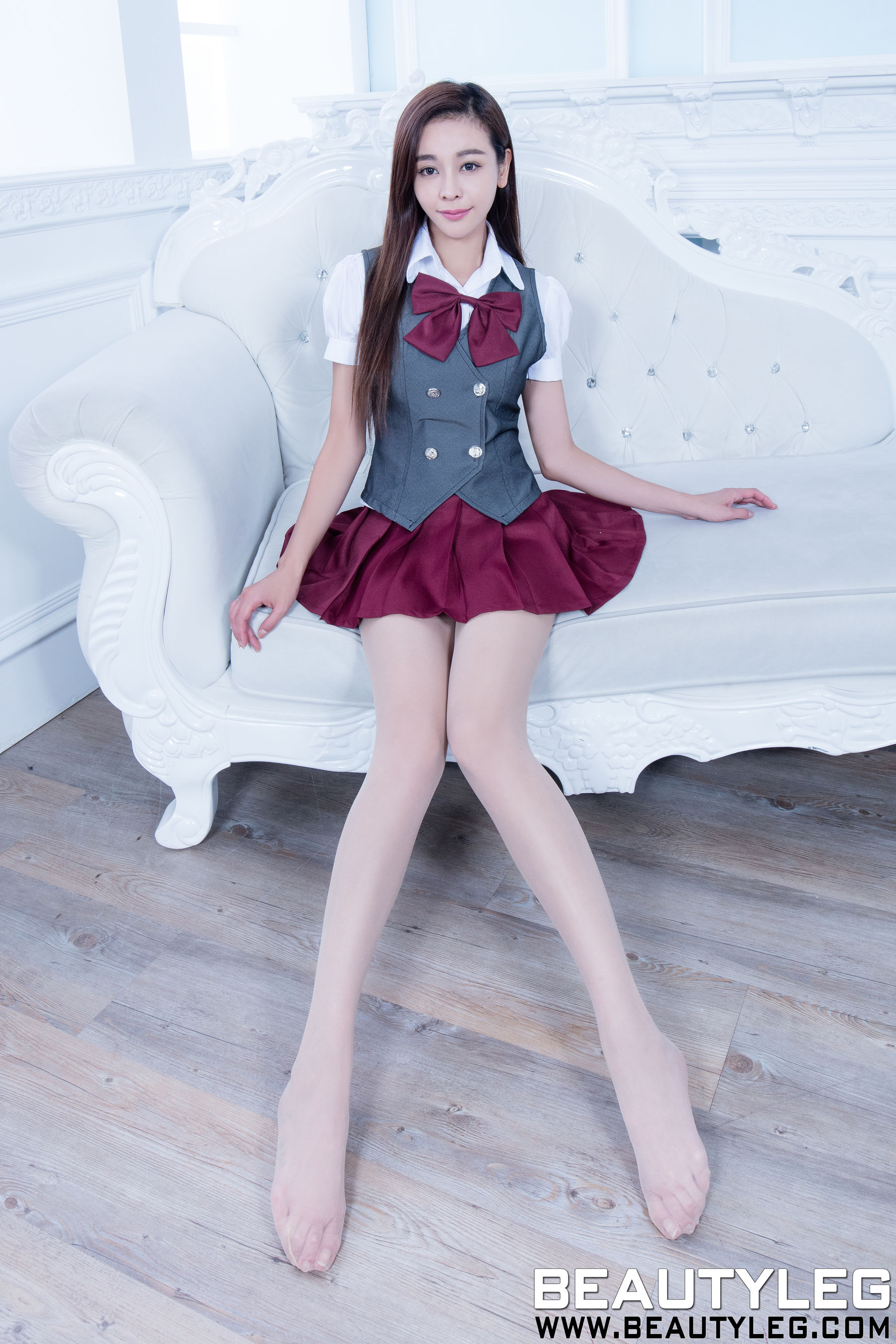 黄雅倚Dennise《超短裙+包臀裙美腿》 [Beautyleg] No.1564