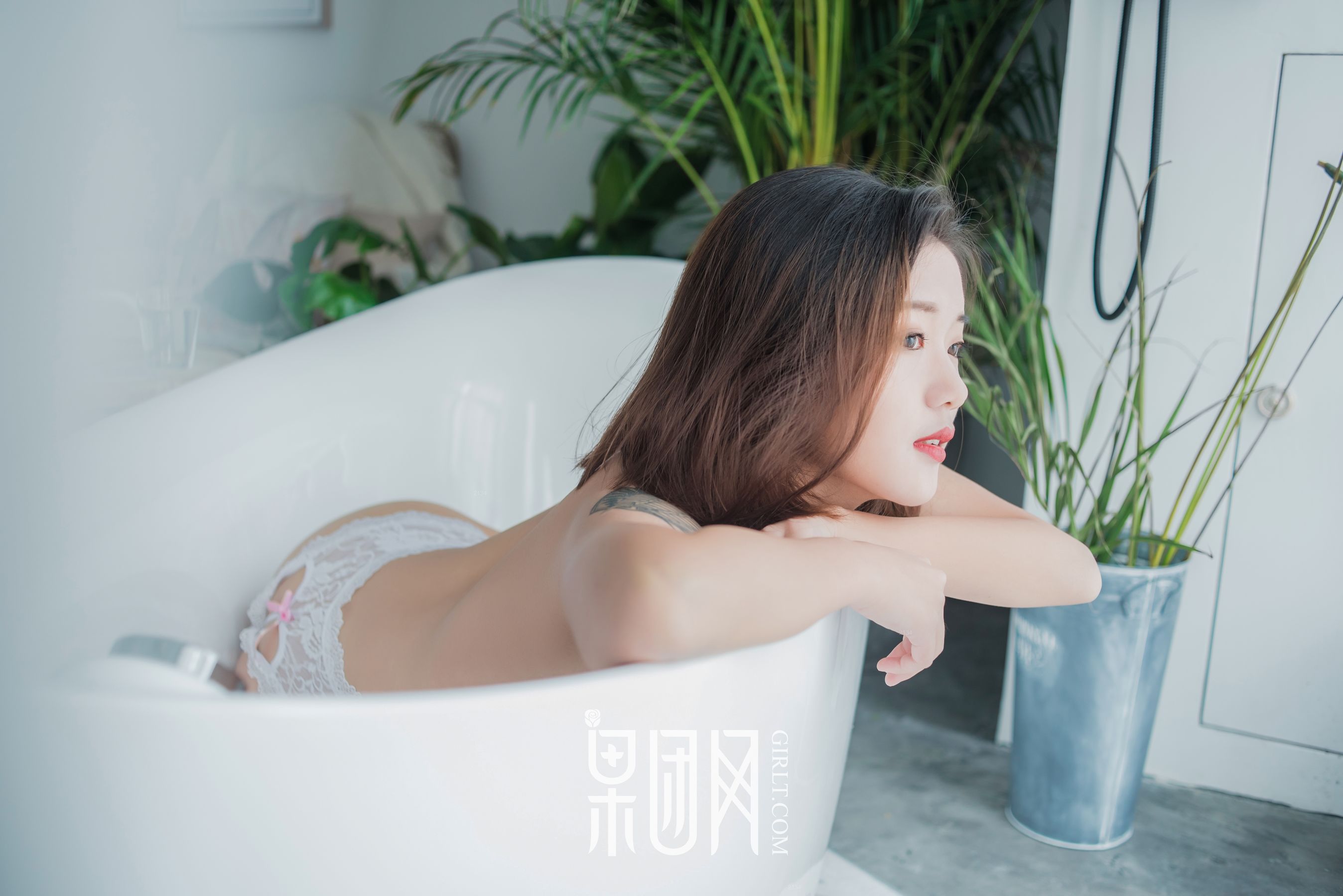 《骄傲的芭比女神坠落凡间！》 [果团Girlt] No.120