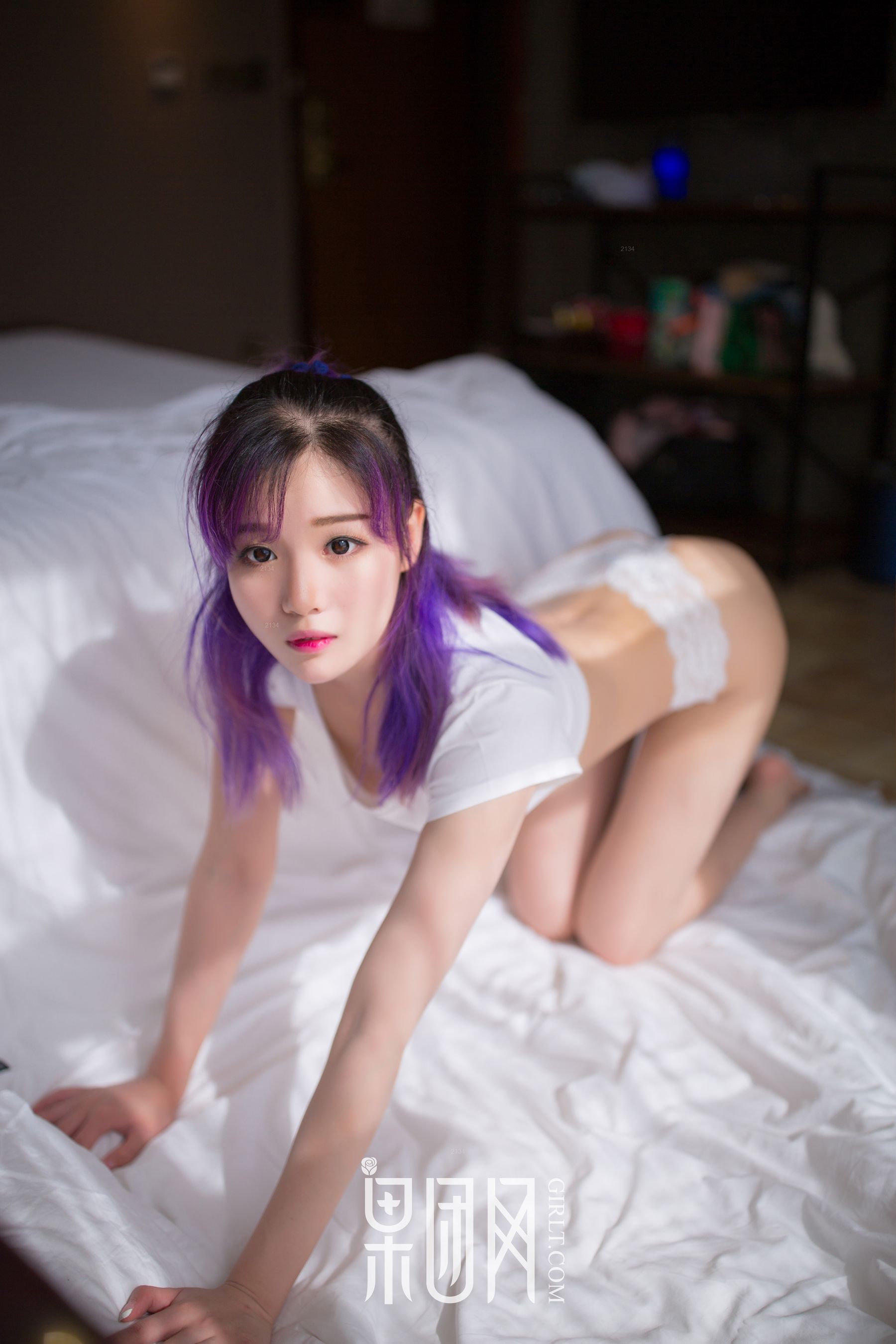 《紫发豪乳妹蜜桃臀高翘解锁新姿势！》 [果团Girlt]熊川纪信 No.003