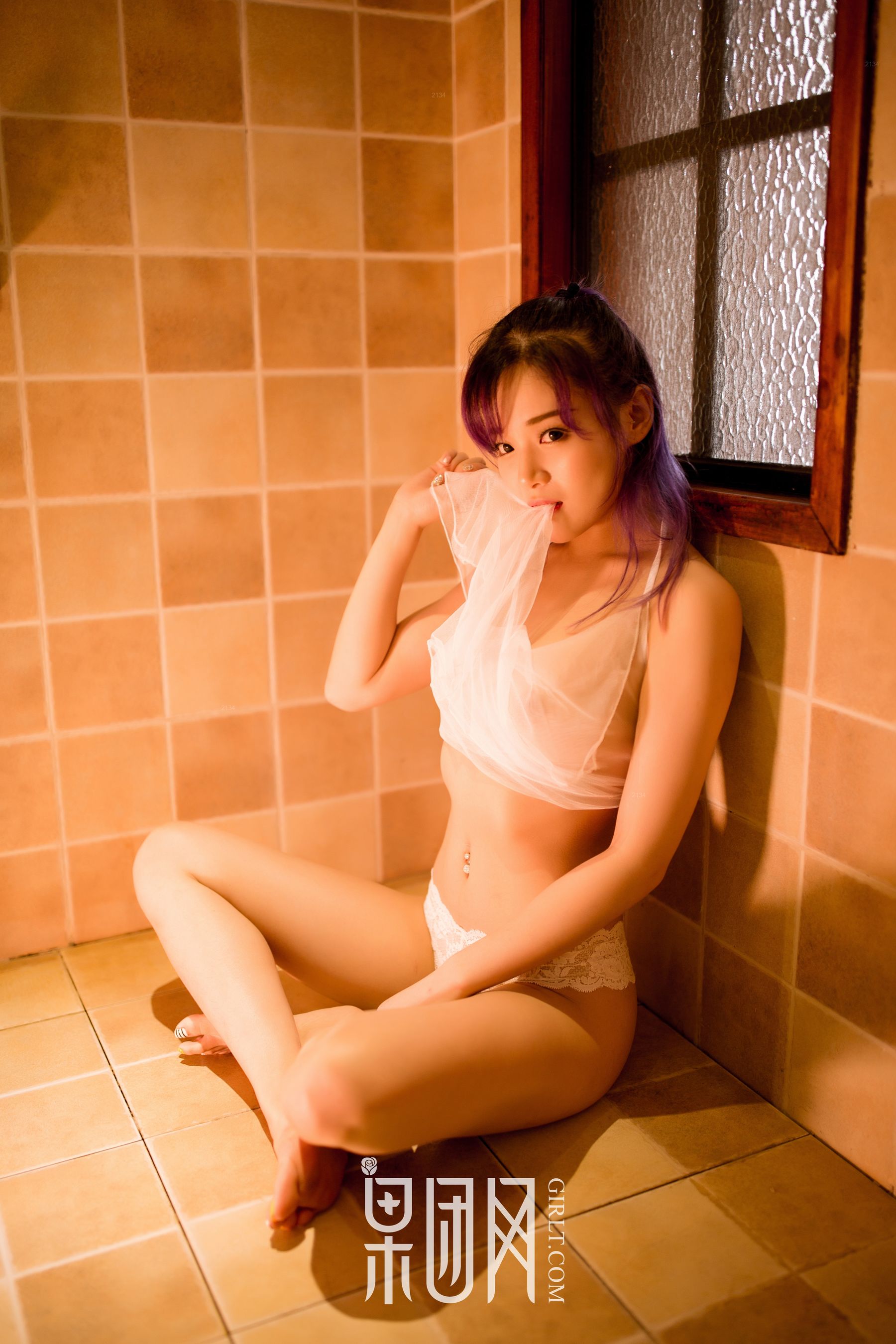 《紫发豪乳妹蜜桃臀高翘解锁新姿势！》 [果团Girlt]熊川纪信 No.003