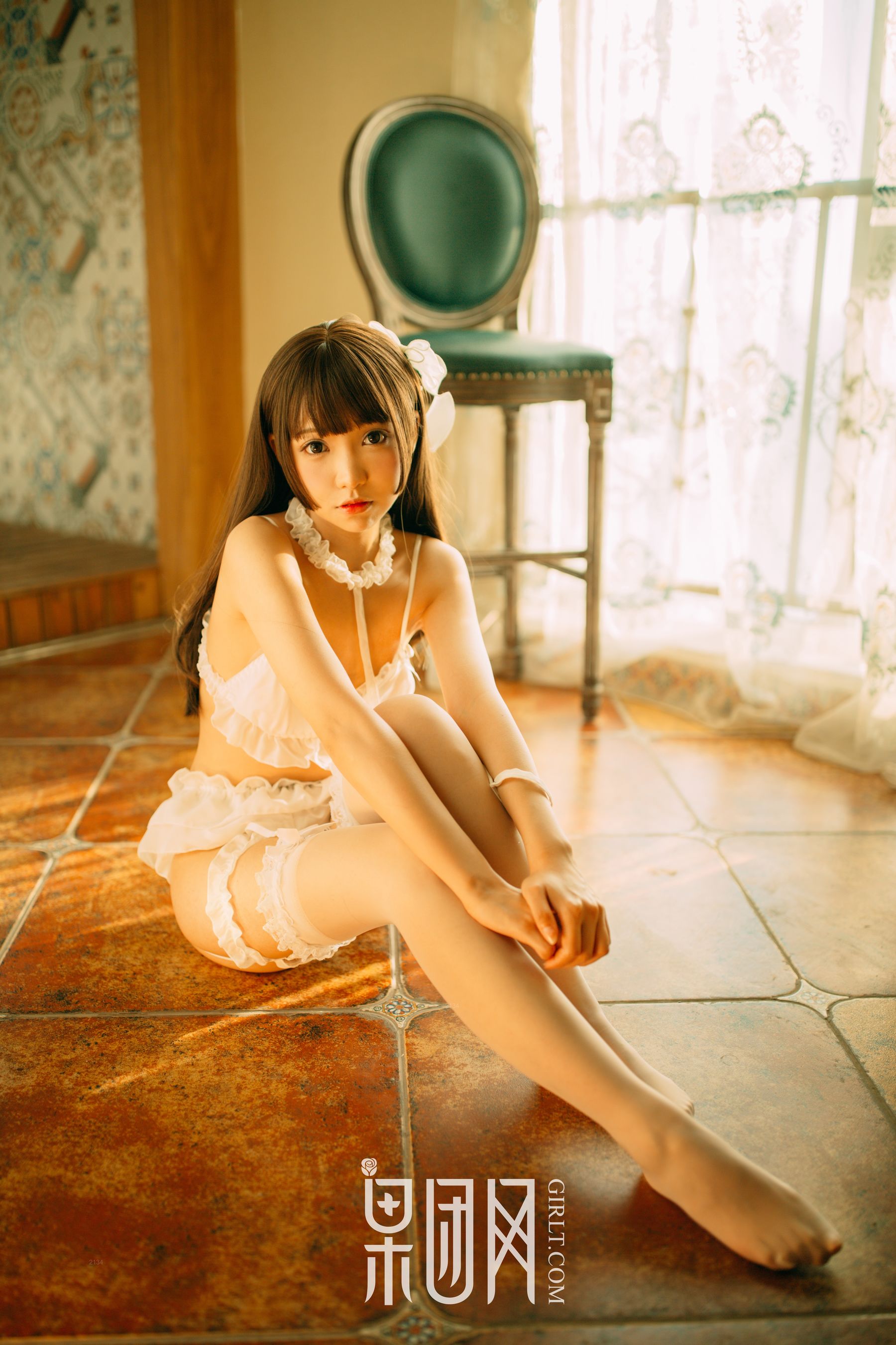《白丝男人斩！巨乳萝莉真空上阵化身调皮小女仆》 [果团Girlt]熊川纪信 No.005