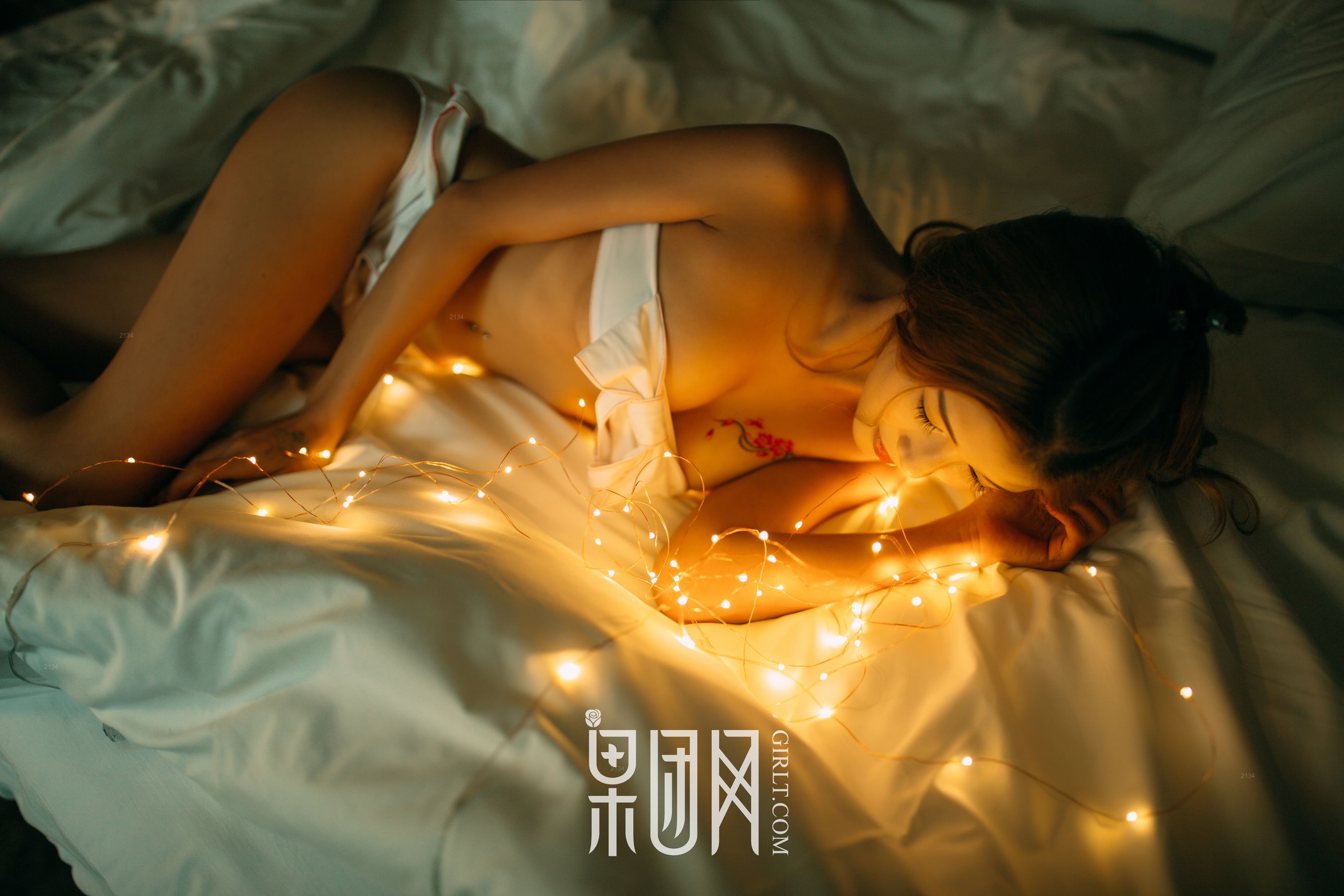 《霓光灯下的少女》 [果团Girlt]熊川纪信 No.011