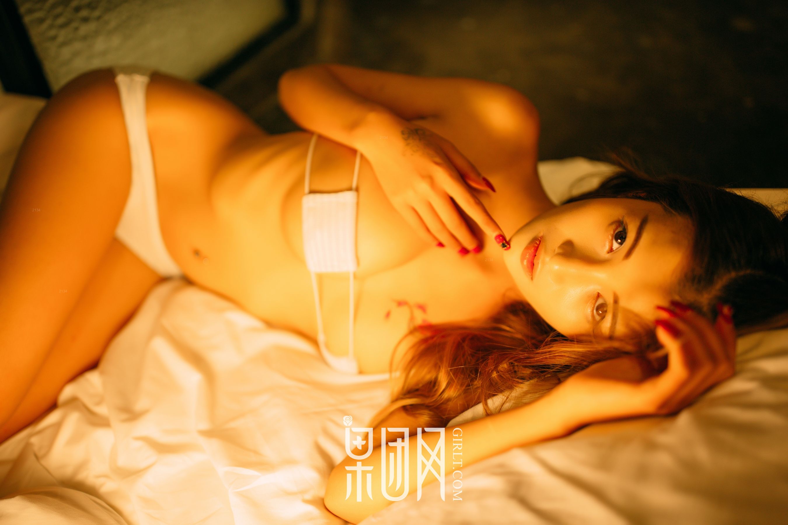 《霓光灯下的少女》 [果团Girlt]熊川纪信 No.011