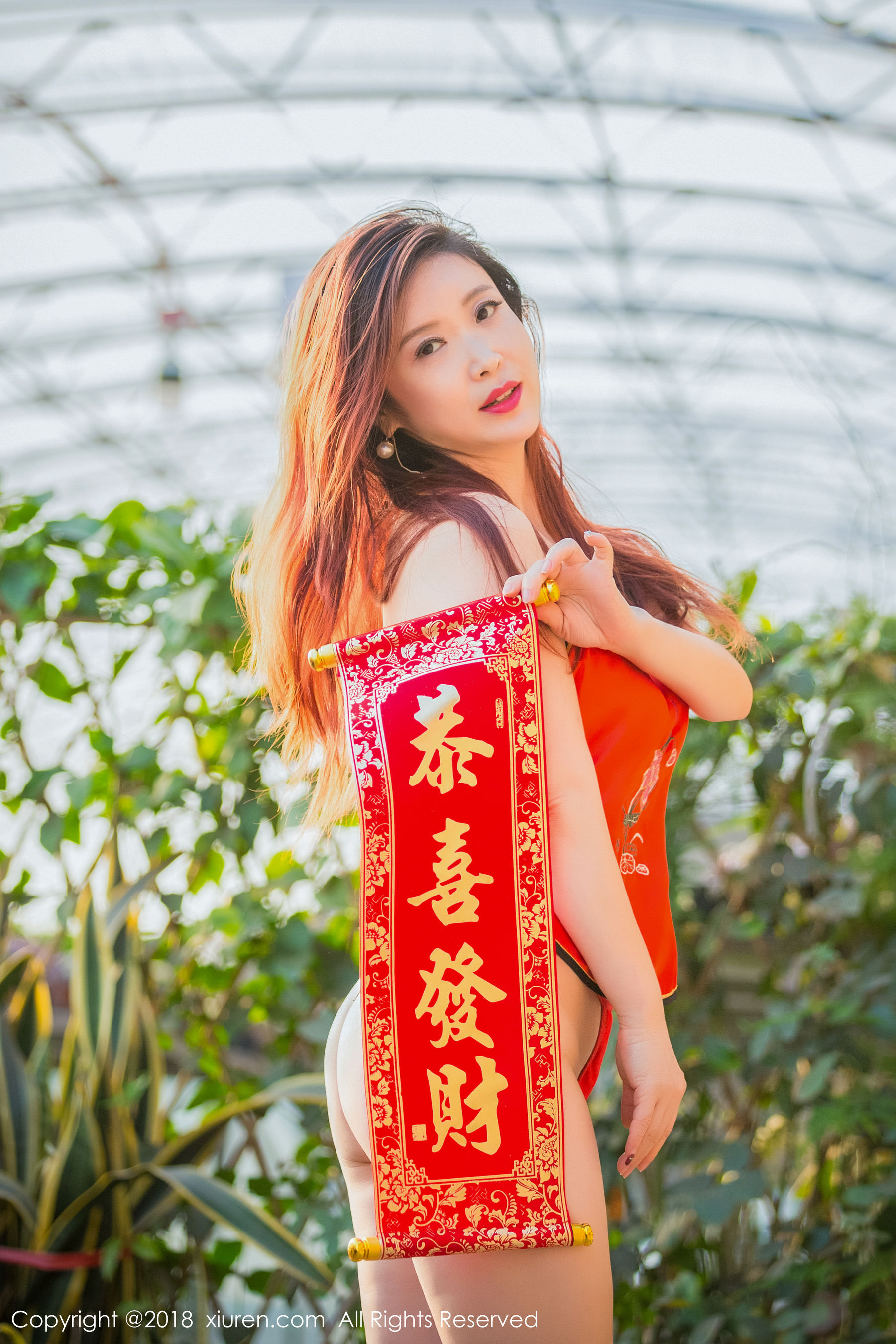西希白兔《新年祝福主题系列》 [秀人XiuRen] No.887