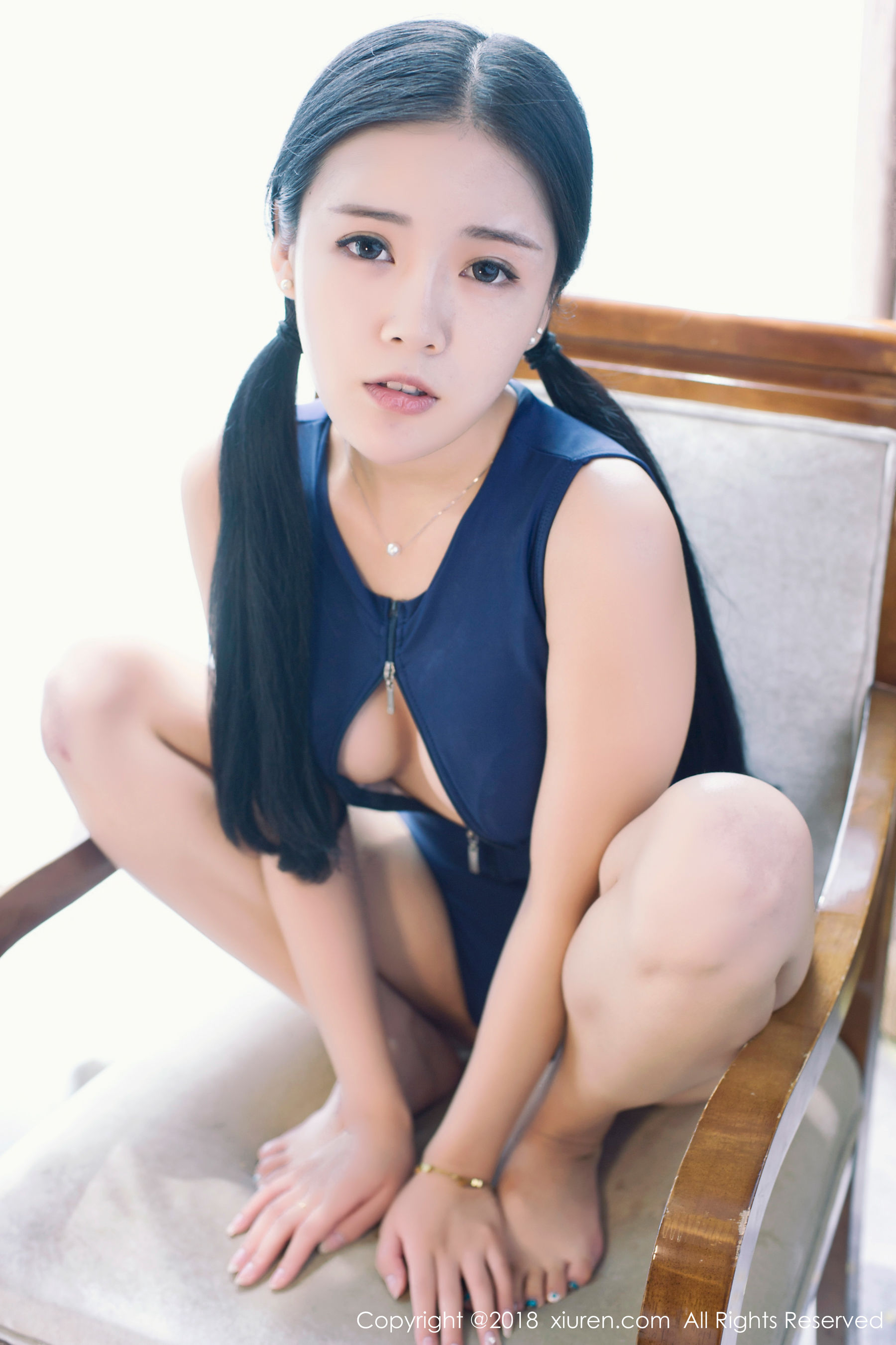 红气球《童颜巨乳稚气未脱小姑娘》 [秀人XiuRen] No.932