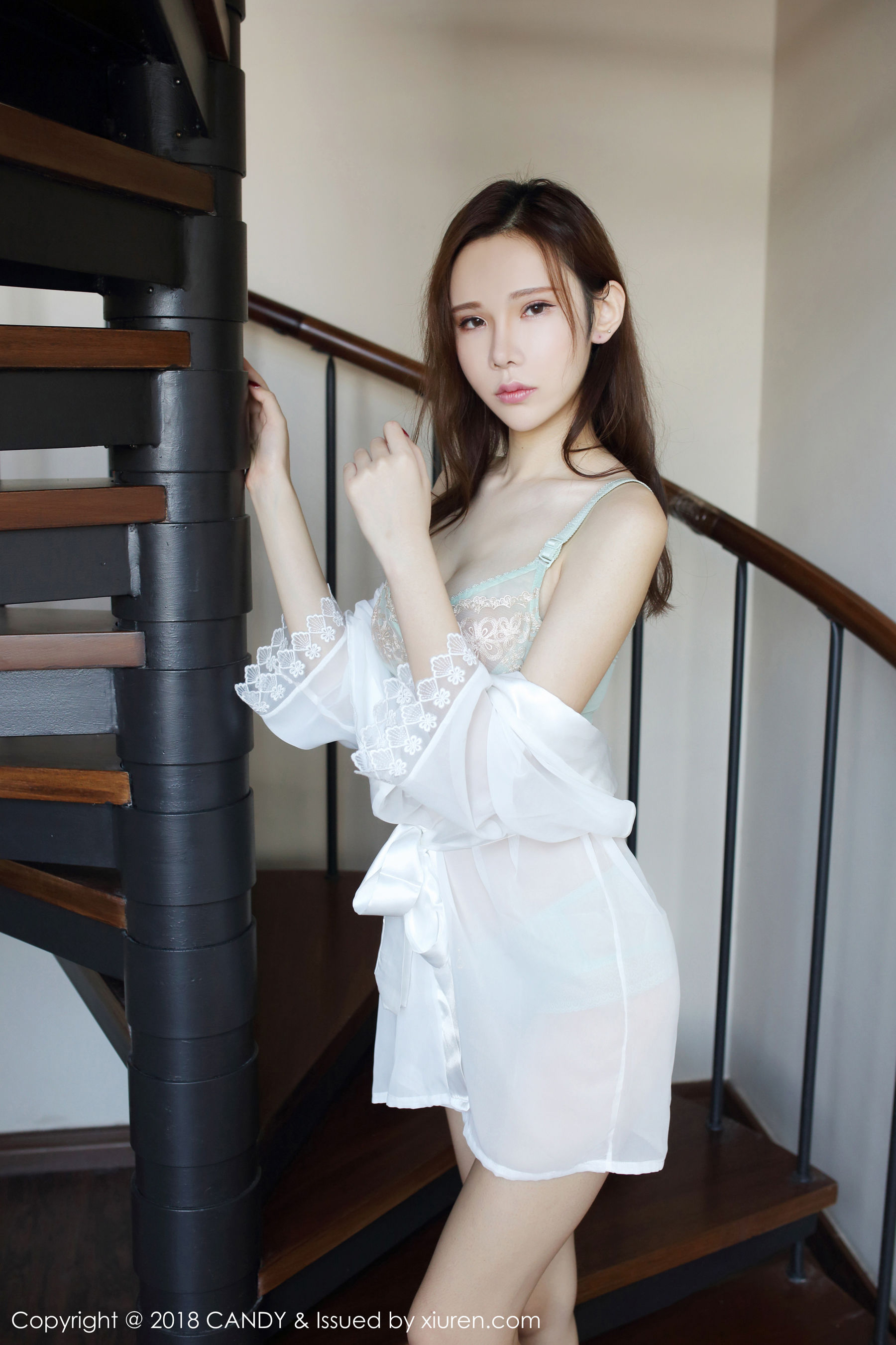 萌琪琪Irene《沙发+睡衣系列》 [网红馆CANDY] Vol.049