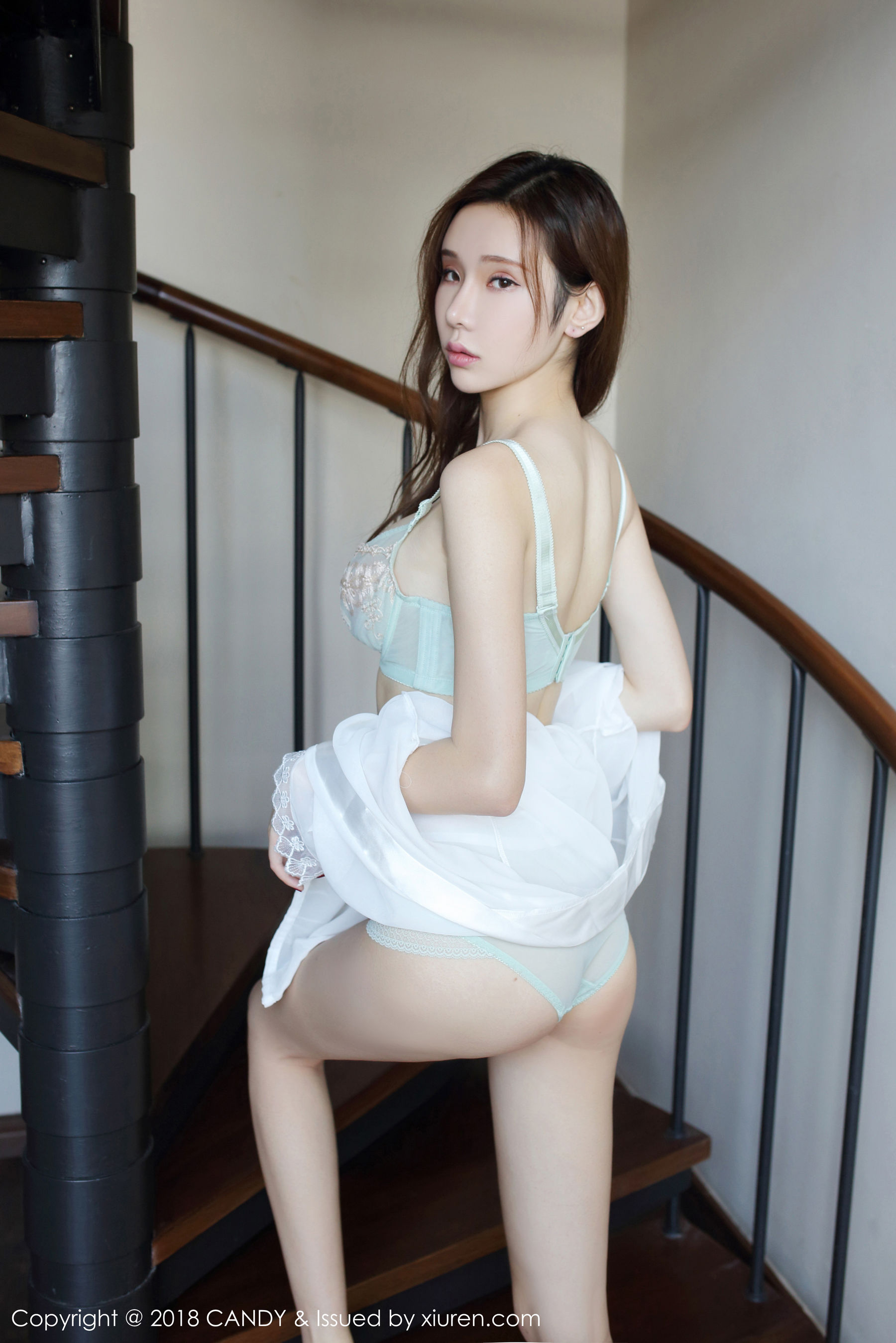 萌琪琪Irene《沙发+睡衣系列》 [网红馆CANDY] Vol.049