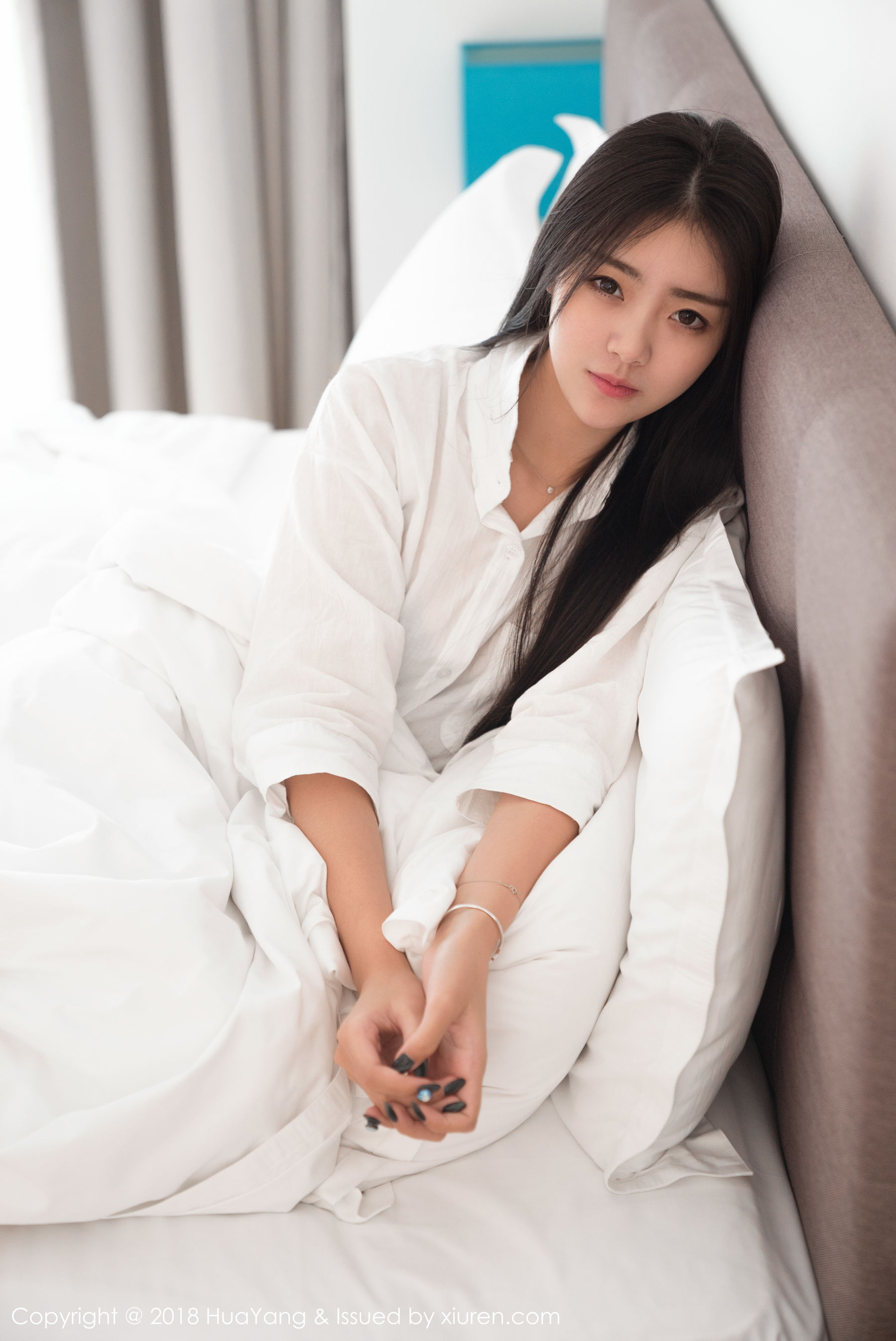 可樂Vicky《毛衣+白衬衫》 [花漾HuaYang] Vol.027