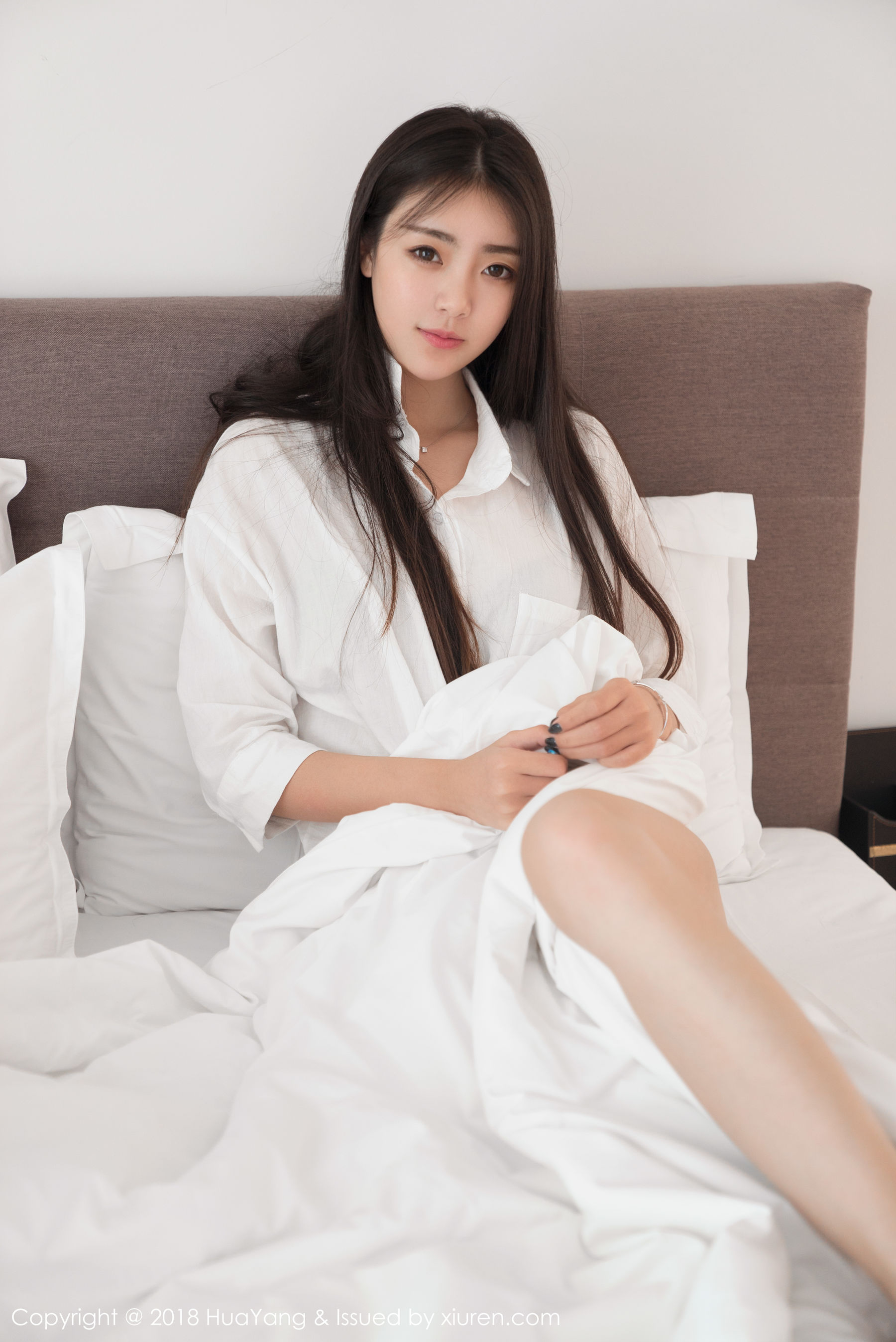 可樂Vicky《毛衣+白衬衫》 [花漾HuaYang] Vol.027