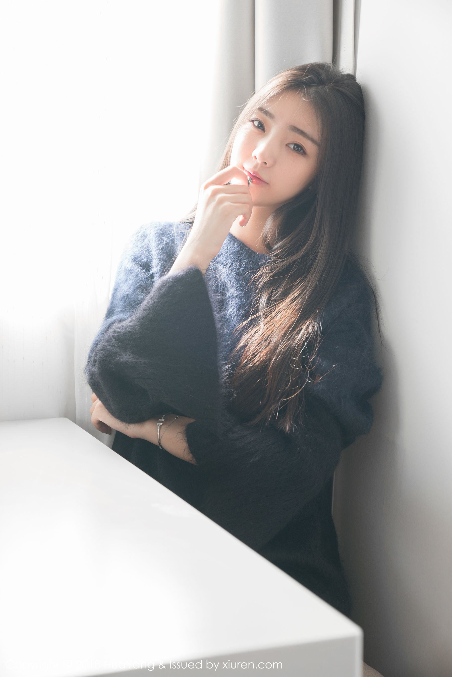 可樂Vicky《毛衣+白衬衫》 [花漾HuaYang] Vol.027