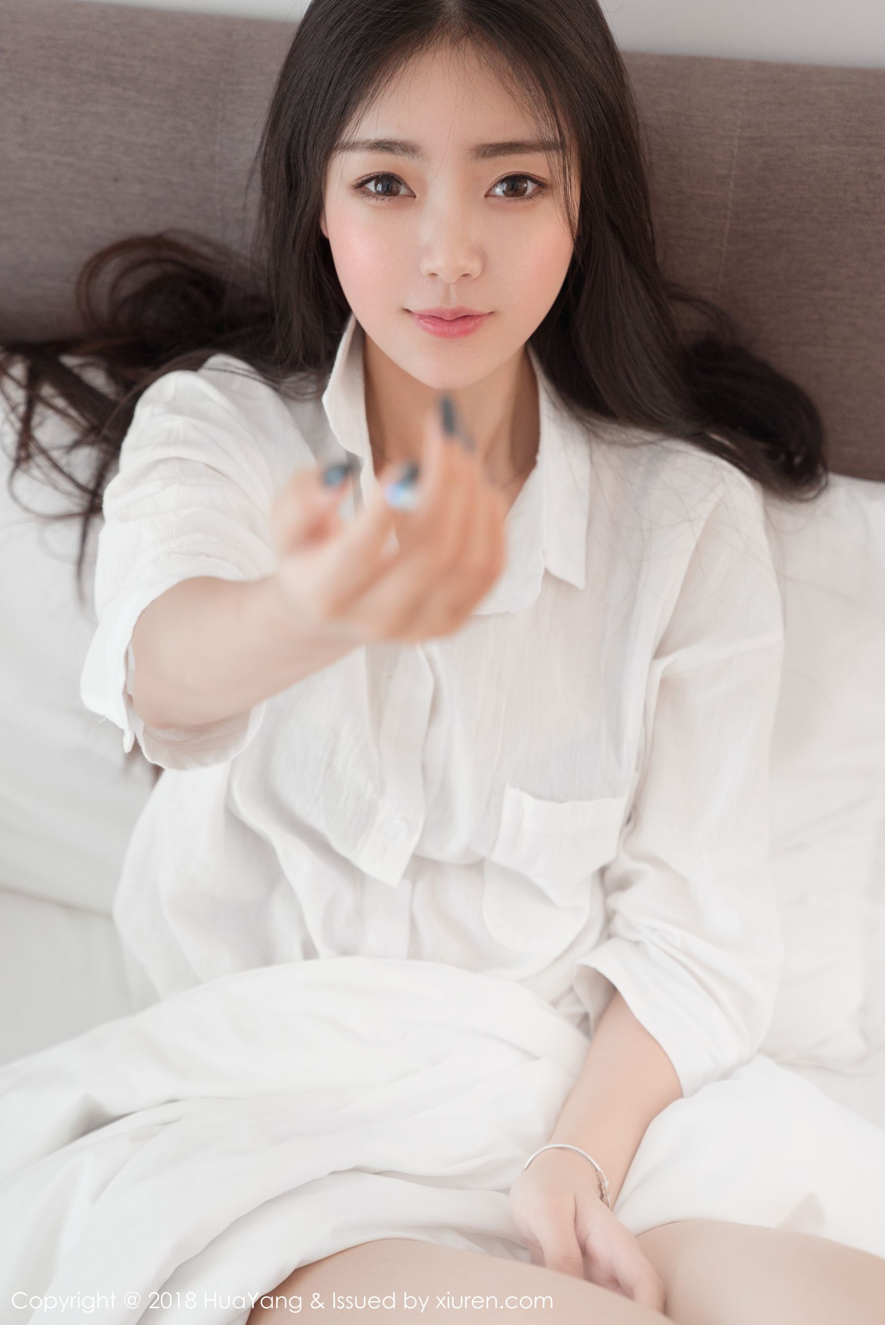 可樂Vicky《毛衣+白衬衫》 [花漾HuaYang] Vol.027