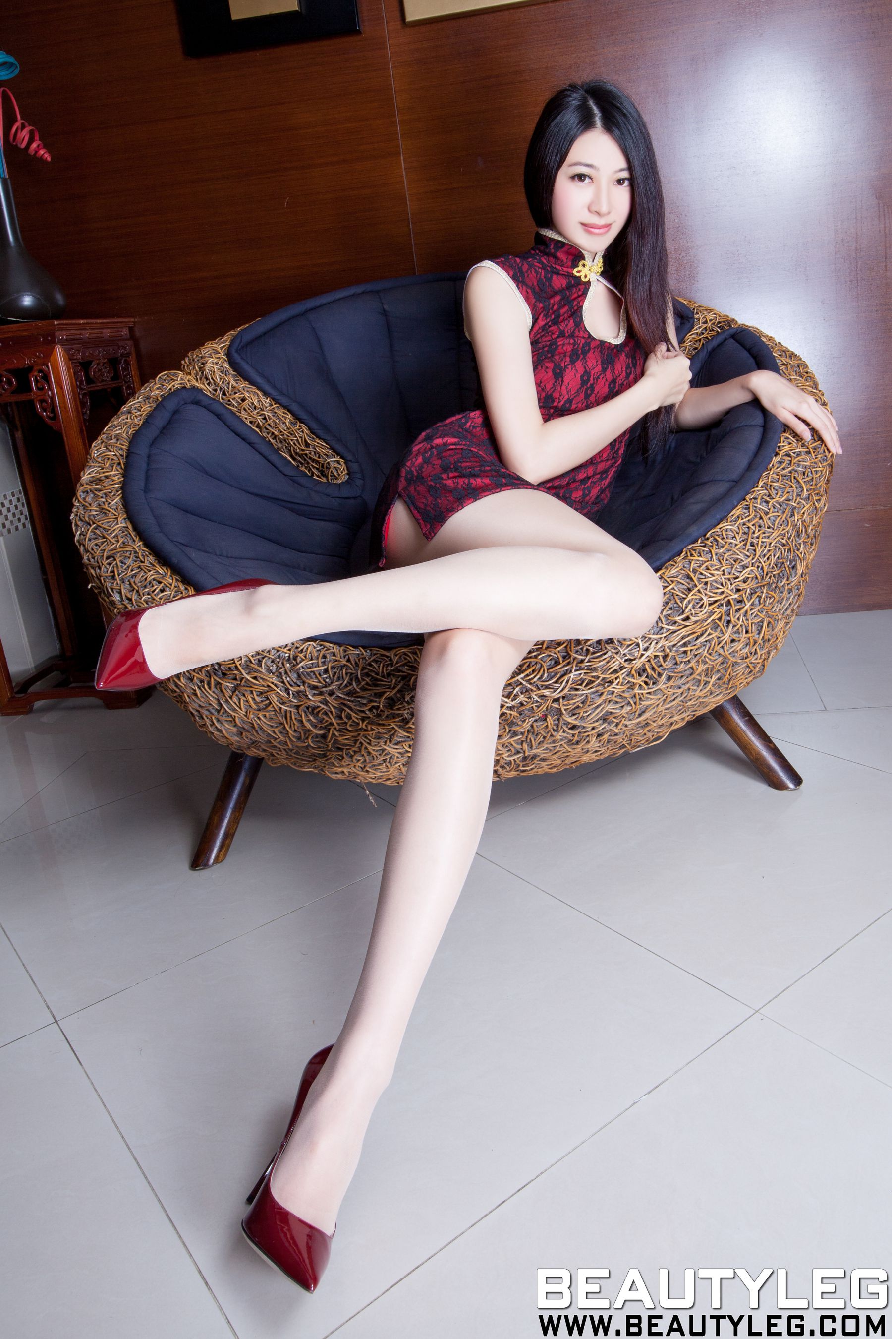 [Beautyleg] NO.1008 蔡茵茵/腿模Flora 丝袜美腿写真集