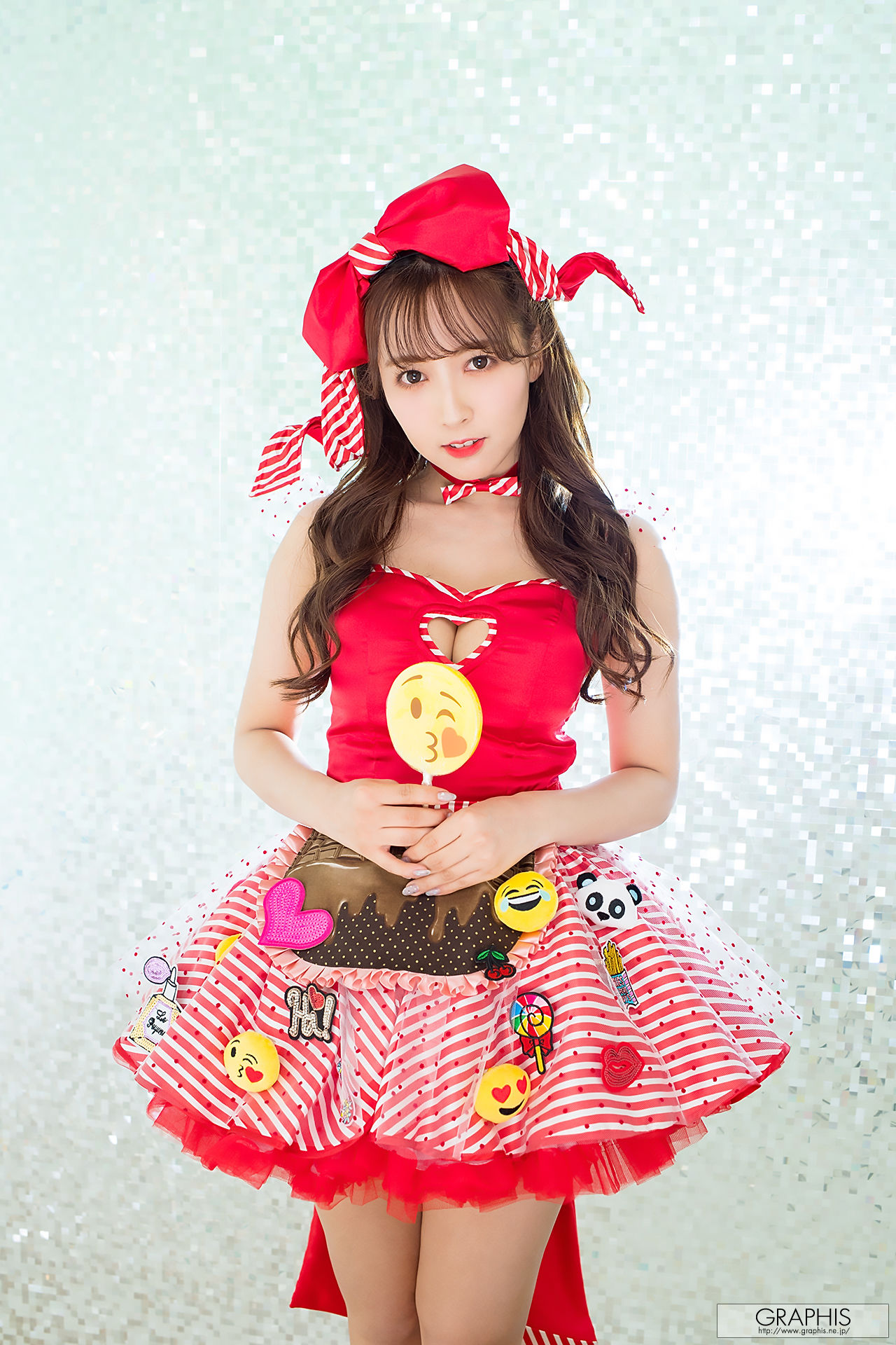 三上悠亜《Valentine Special 2018》[Graphis] LIMITED EDITION