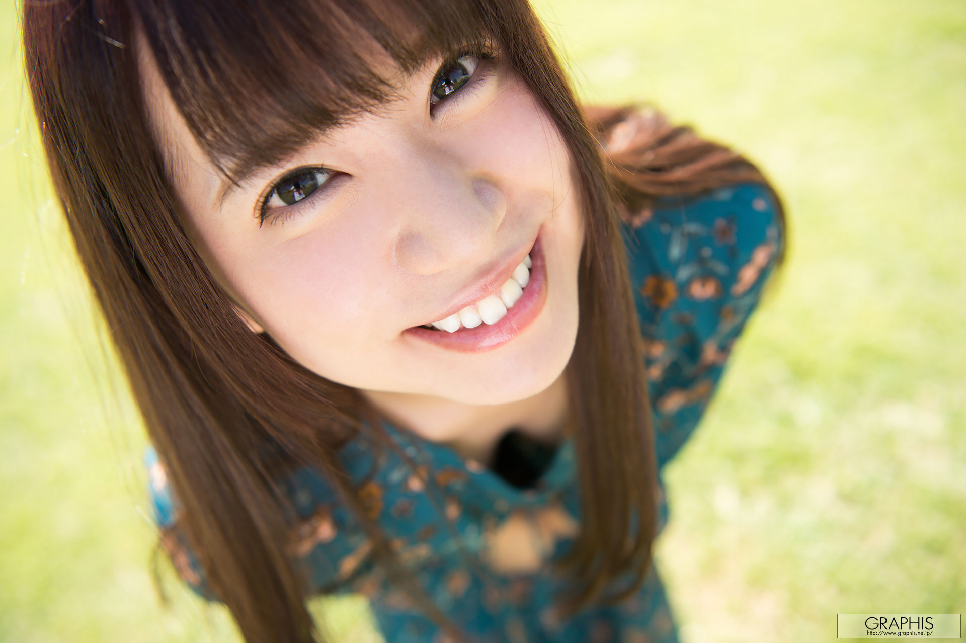 初美りん/初美铃《Look at me!》 [Graphis] Gals