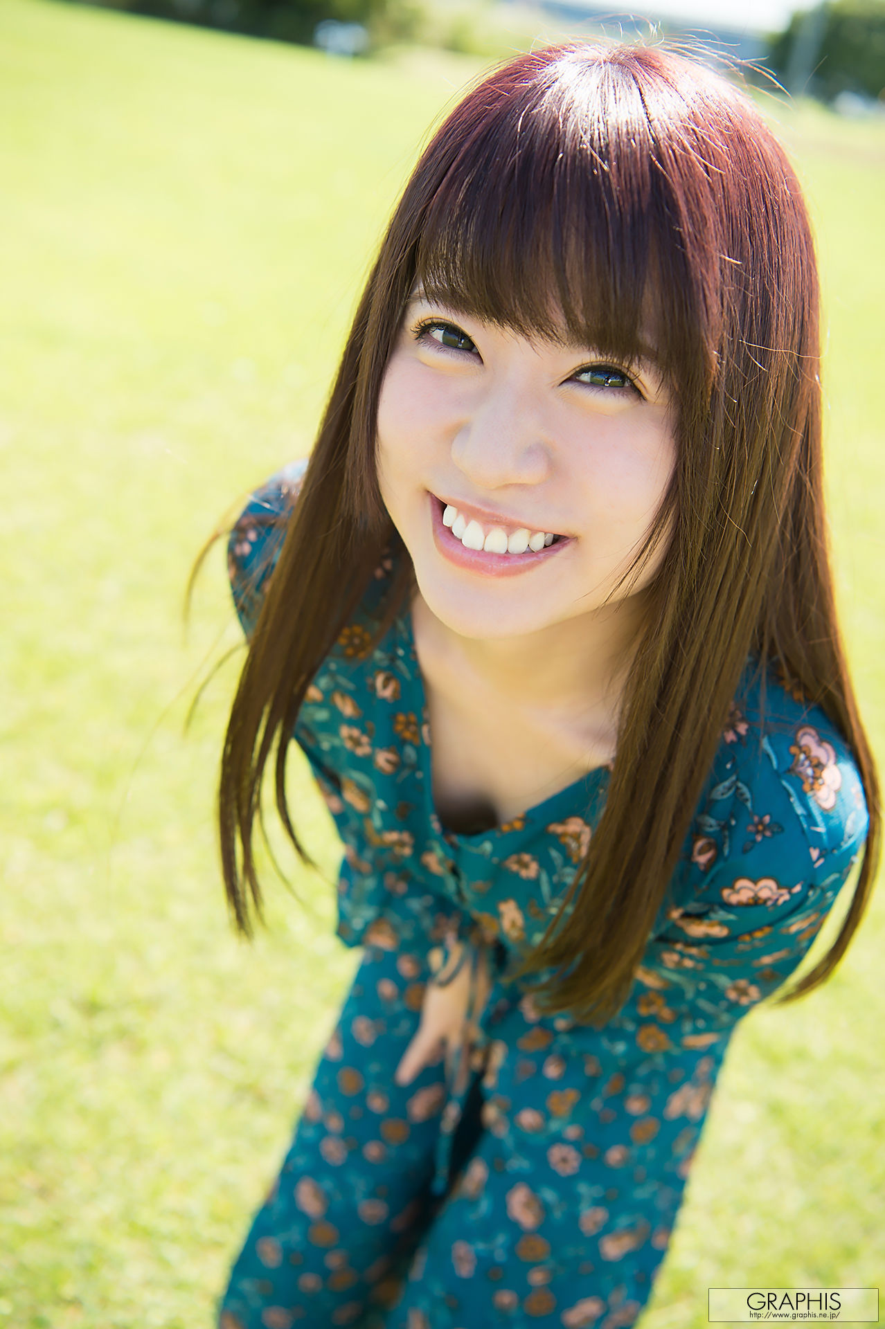 初美りん/初美铃《Look at me!》 [Graphis] Gals