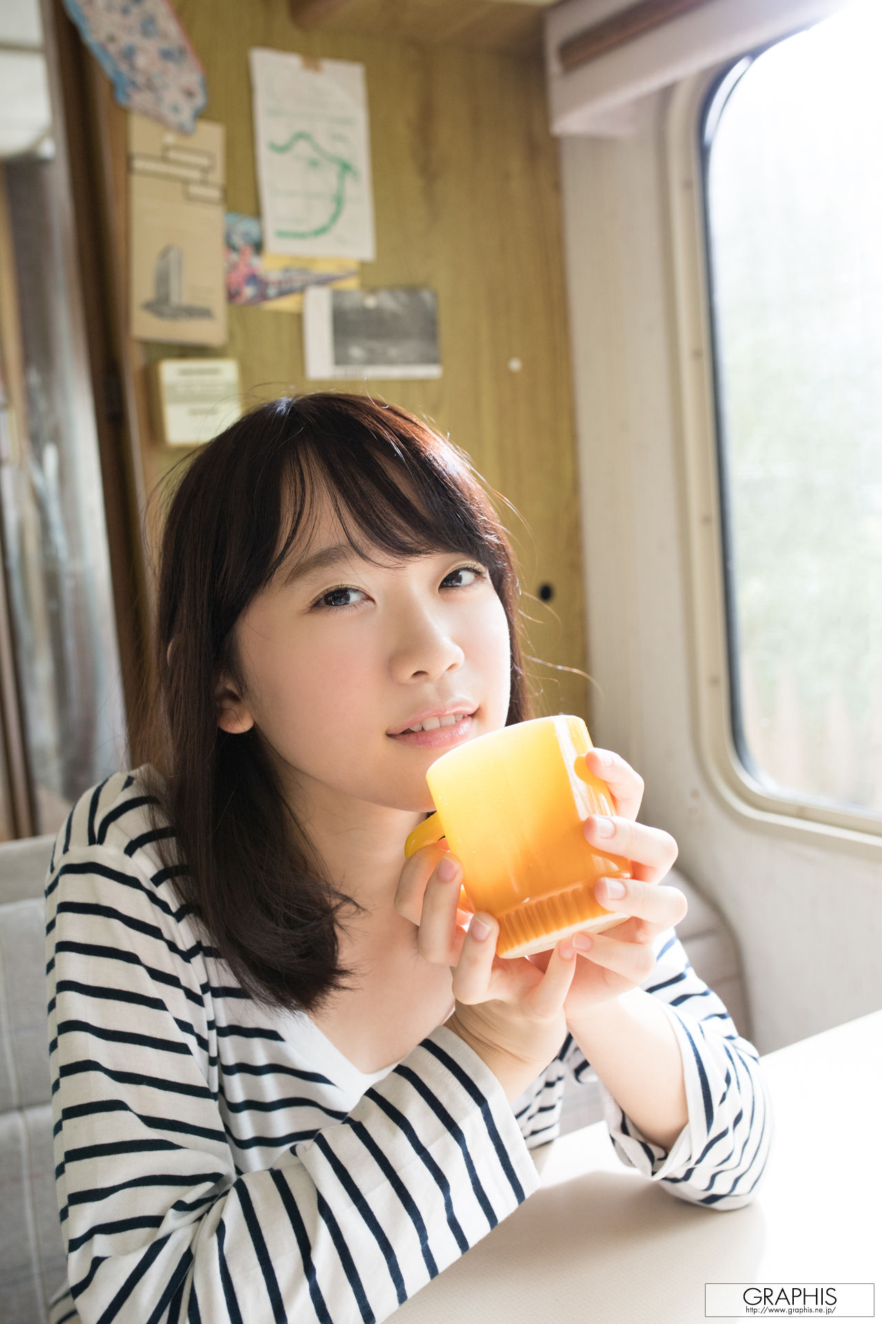 Yura Kano 架乃ゆら [Graphis] First Gravure 初脫ぎ娘