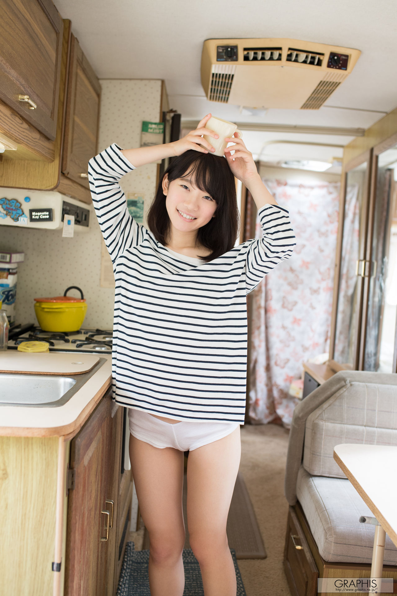 Yura Kano 架乃ゆら [Graphis] First Gravure 初脫ぎ娘