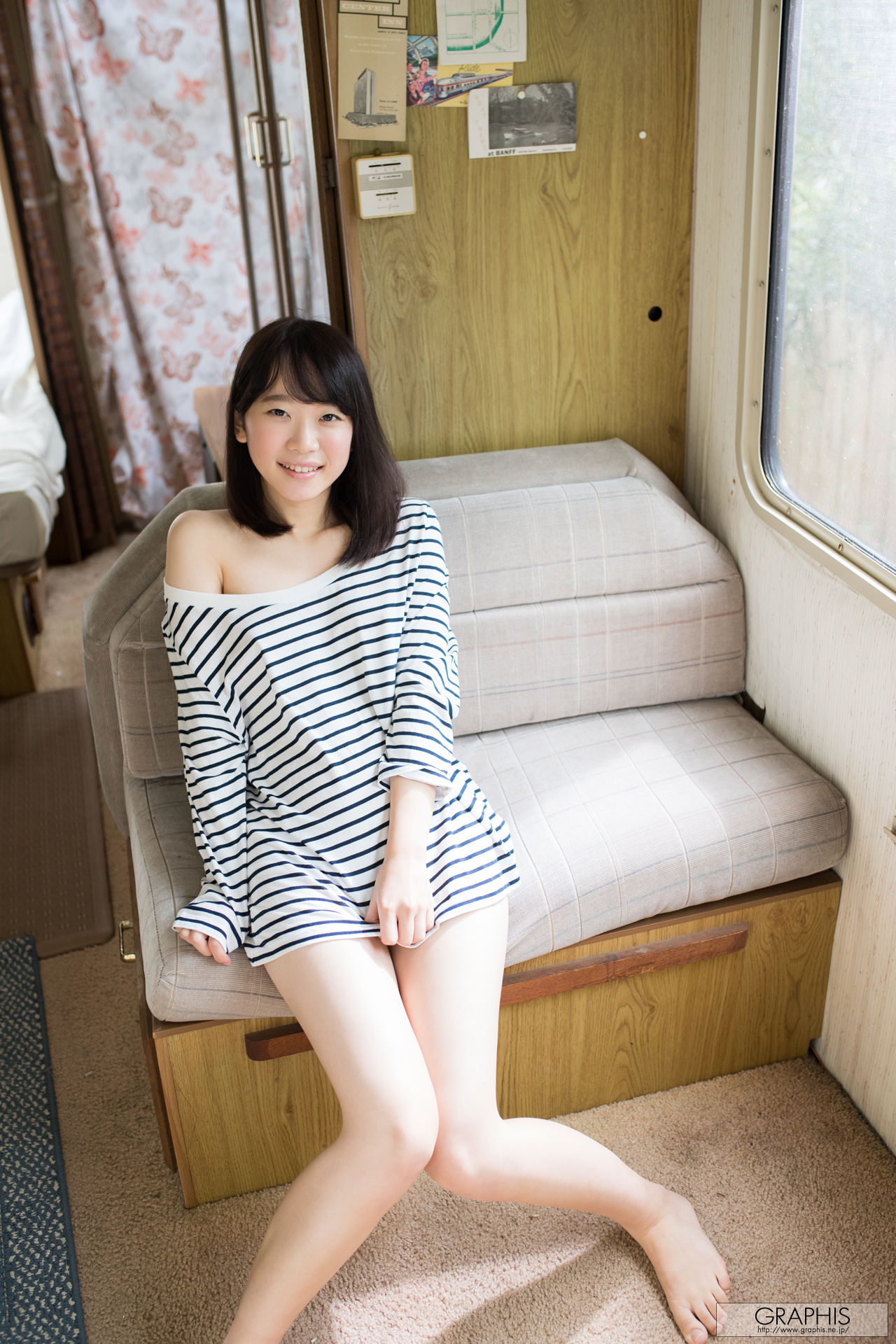 Yura Kano 架乃ゆら [Graphis] First Gravure 初脫ぎ娘