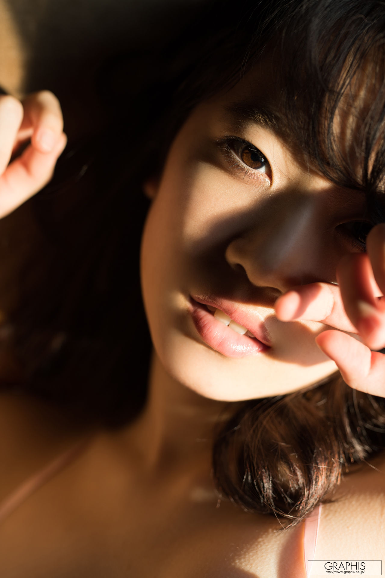 Yura Kano 架乃ゆら [Graphis] First Gravure 初脫ぎ娘