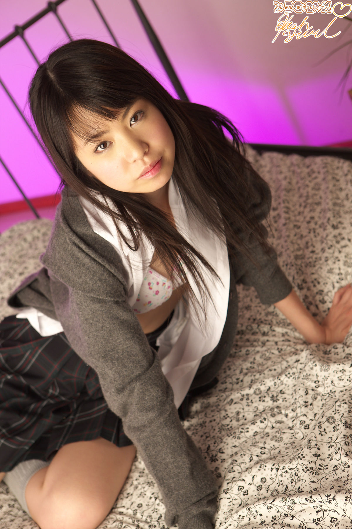 Yuri Kashiwagi 柏木友梨 [Minisuka] Regular Gallery STAGE1 01