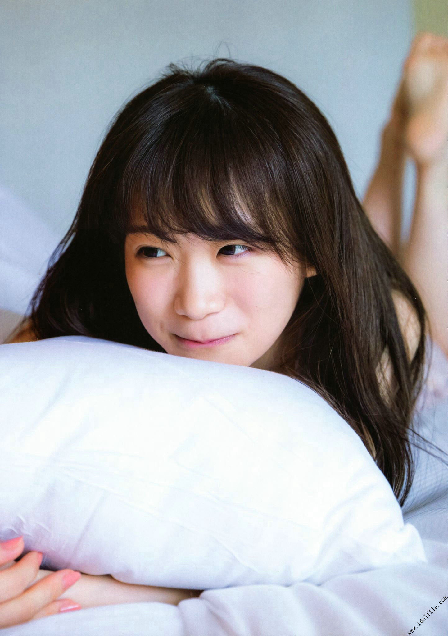 秋元真夏 1st《真夏の気圧配置》 [PhotoBook]