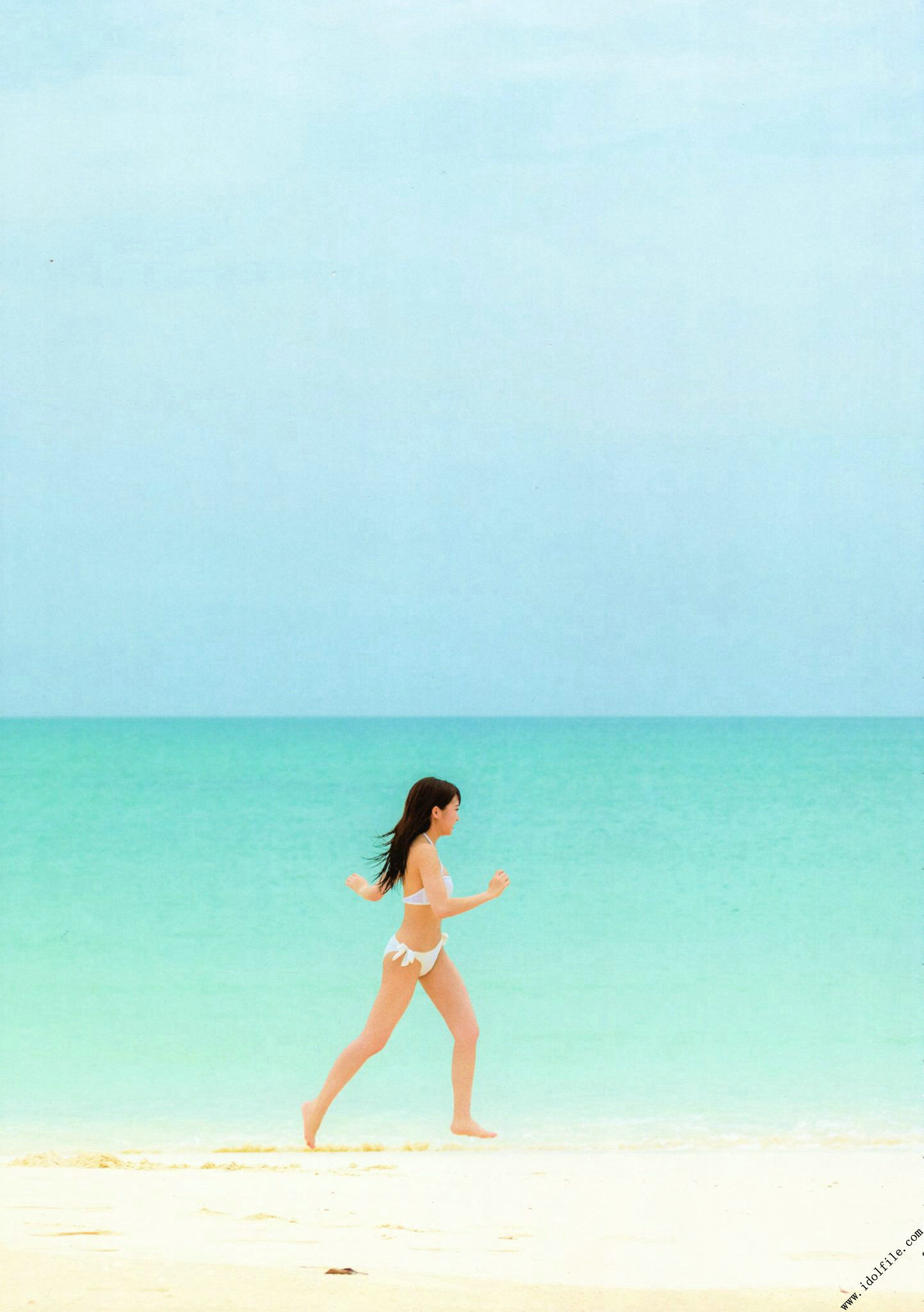 秋元真夏 1st《真夏の気圧配置》 [PhotoBook]