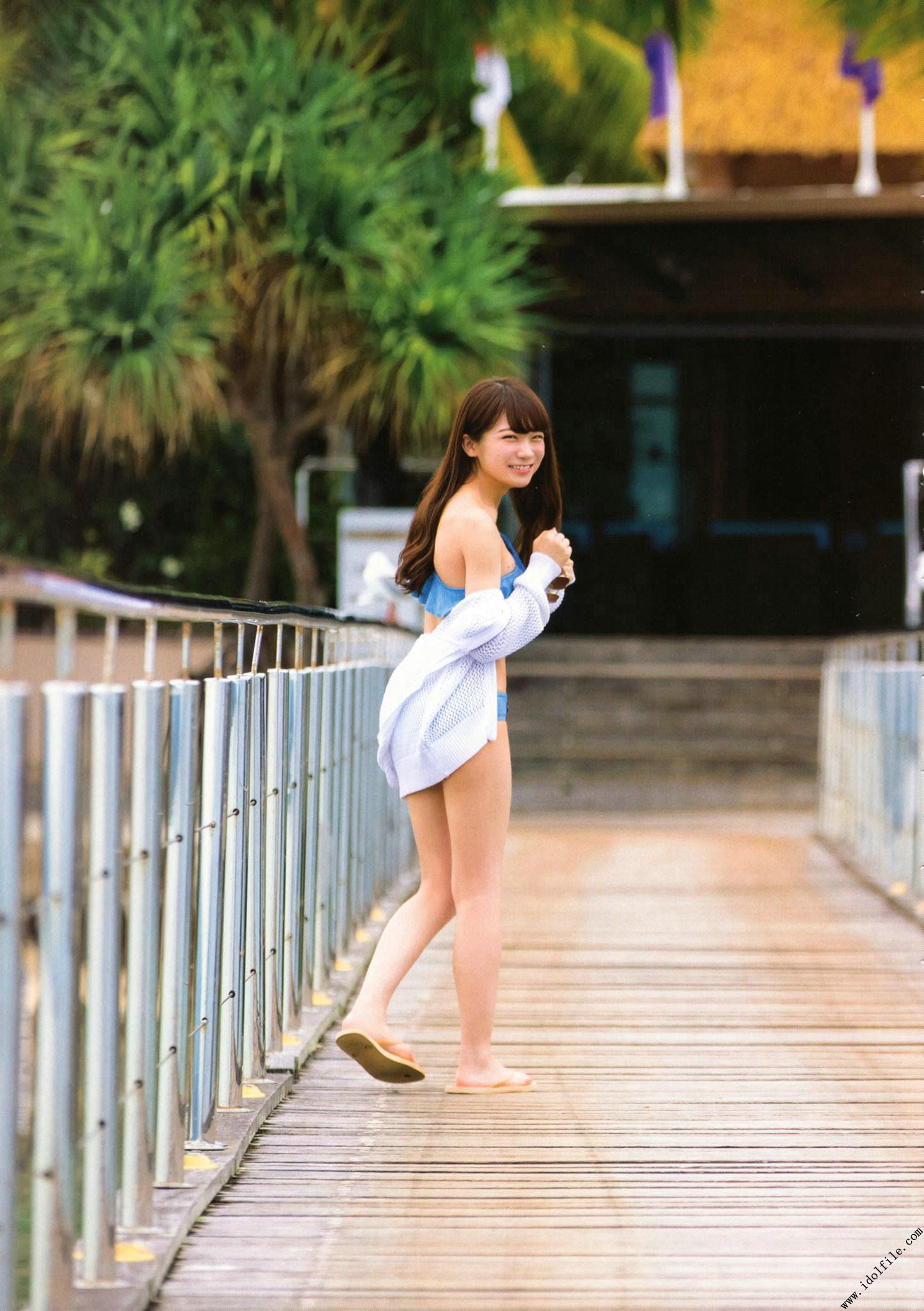 秋元真夏 1st《真夏の気圧配置》 [PhotoBook]