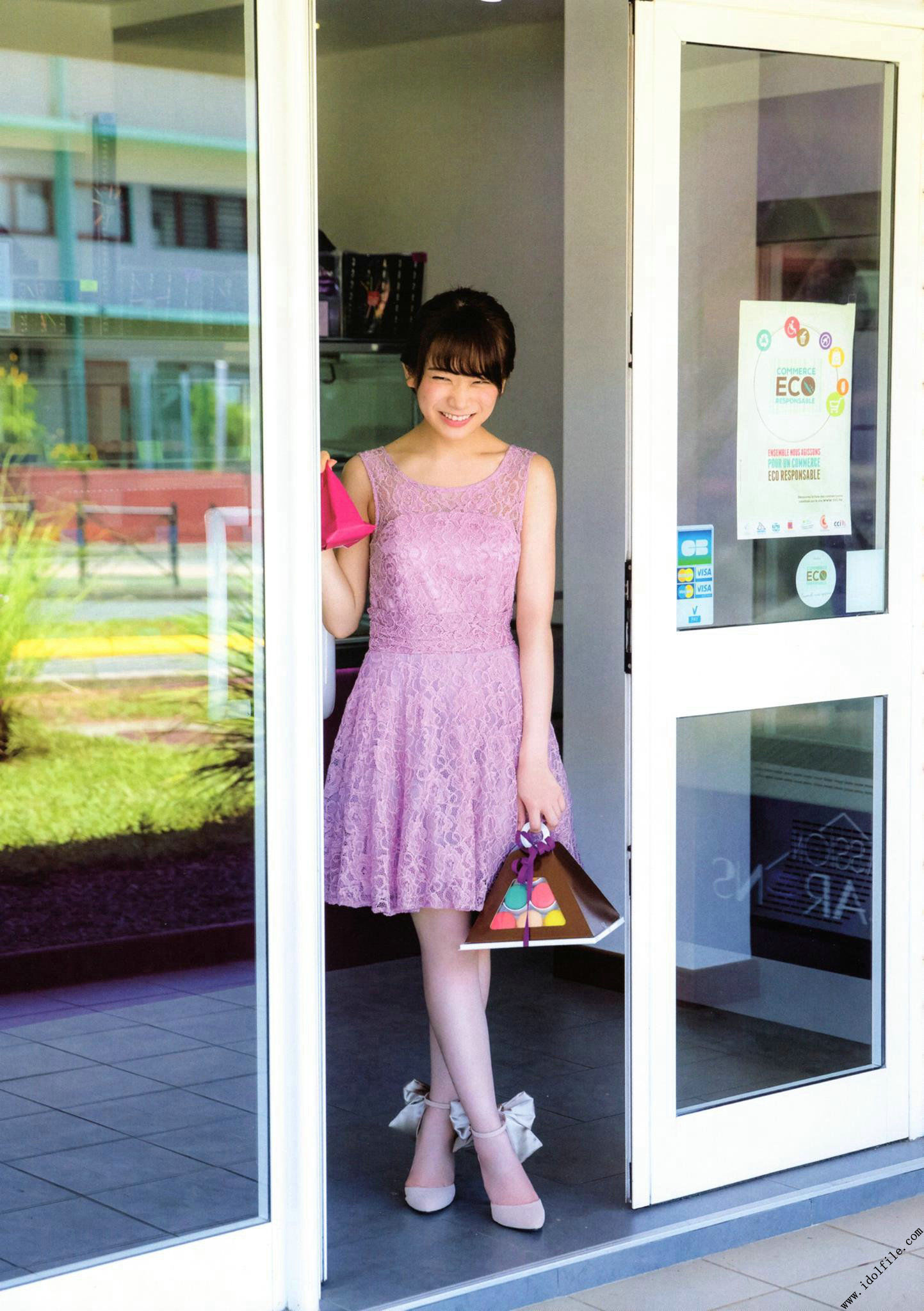 秋元真夏 1st《真夏の気圧配置》 [PhotoBook]