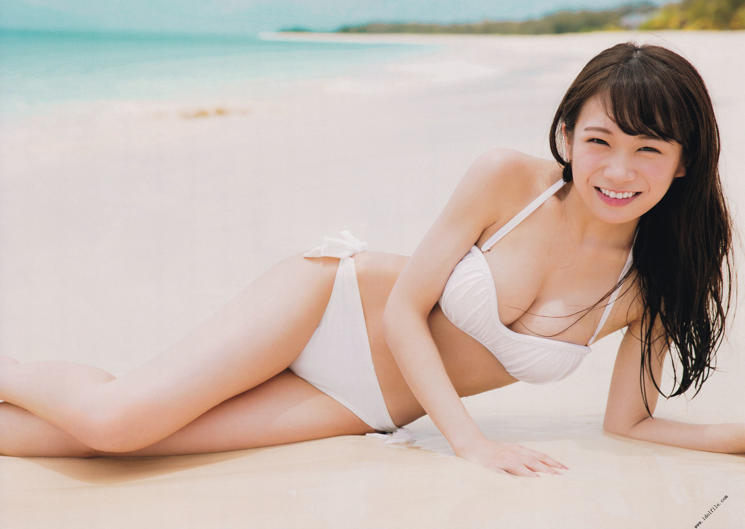 秋元真夏 1st《真夏の気圧配置》 [PhotoBook]