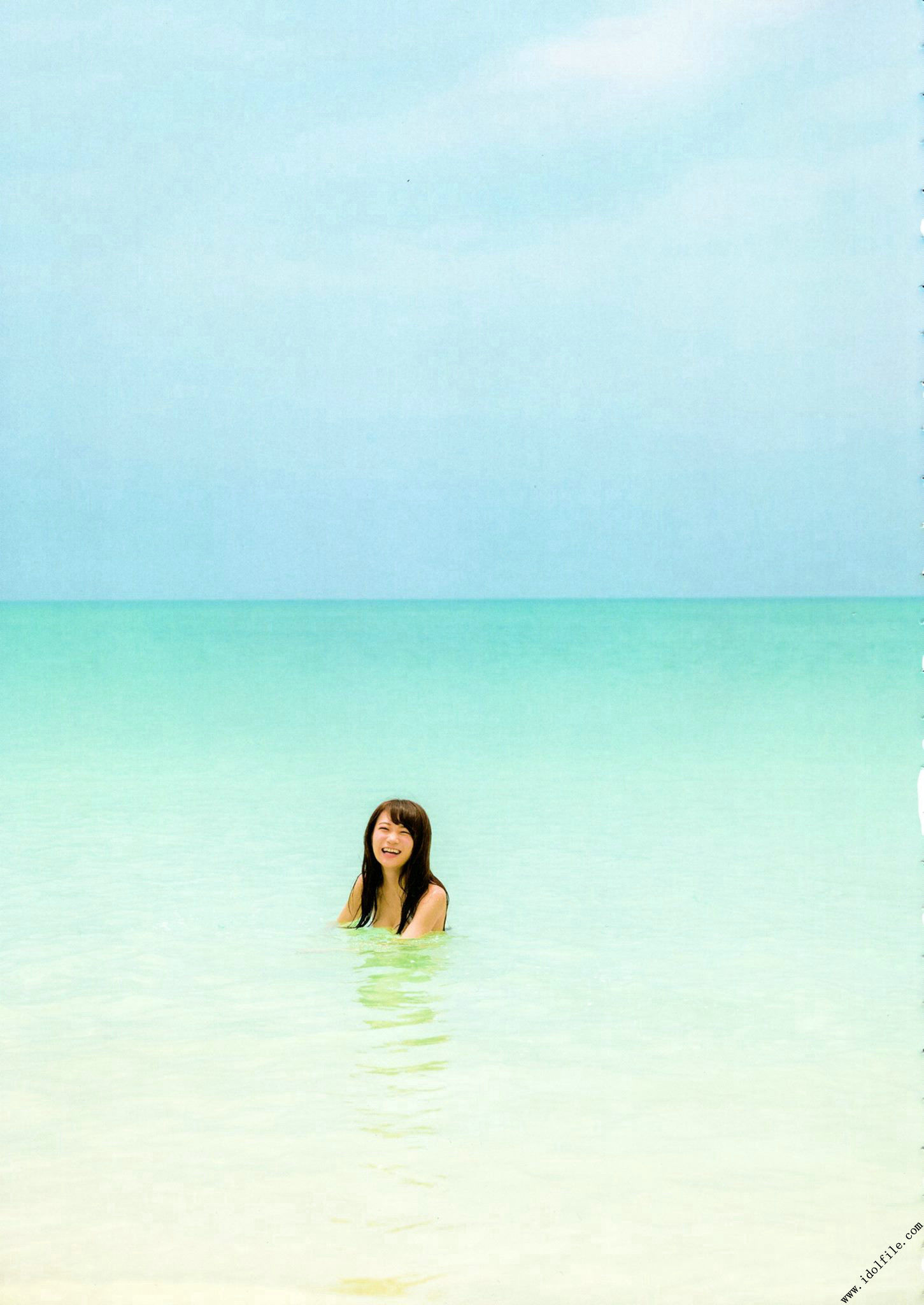 秋元真夏 1st《真夏の気圧配置》 [PhotoBook]