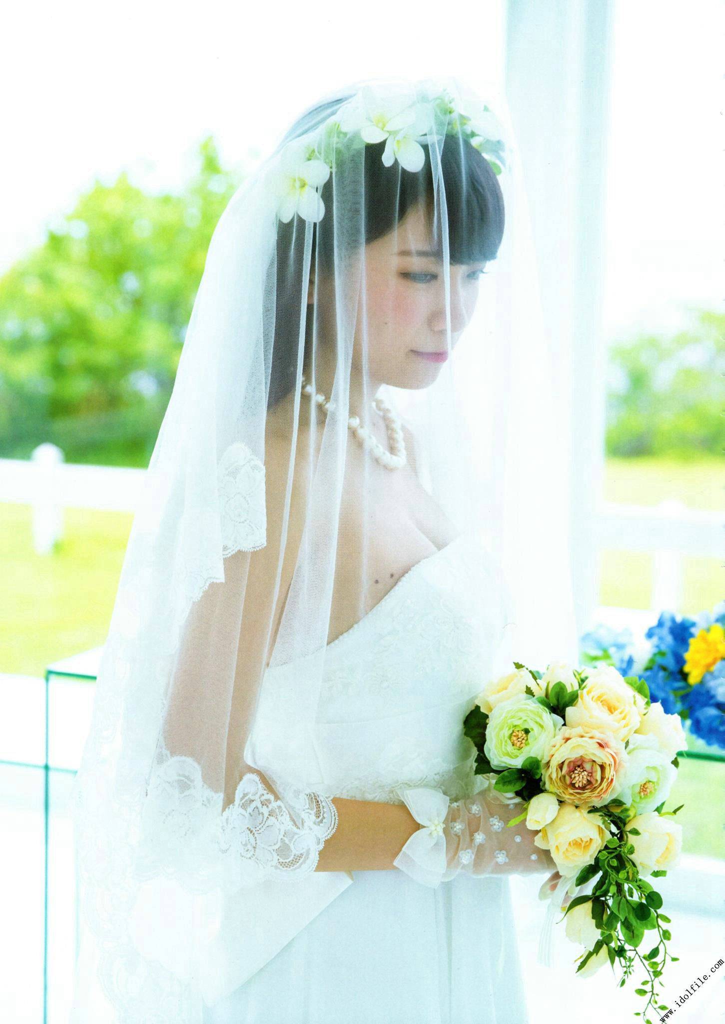 秋元真夏 1st《真夏の気圧配置》 [PhotoBook]