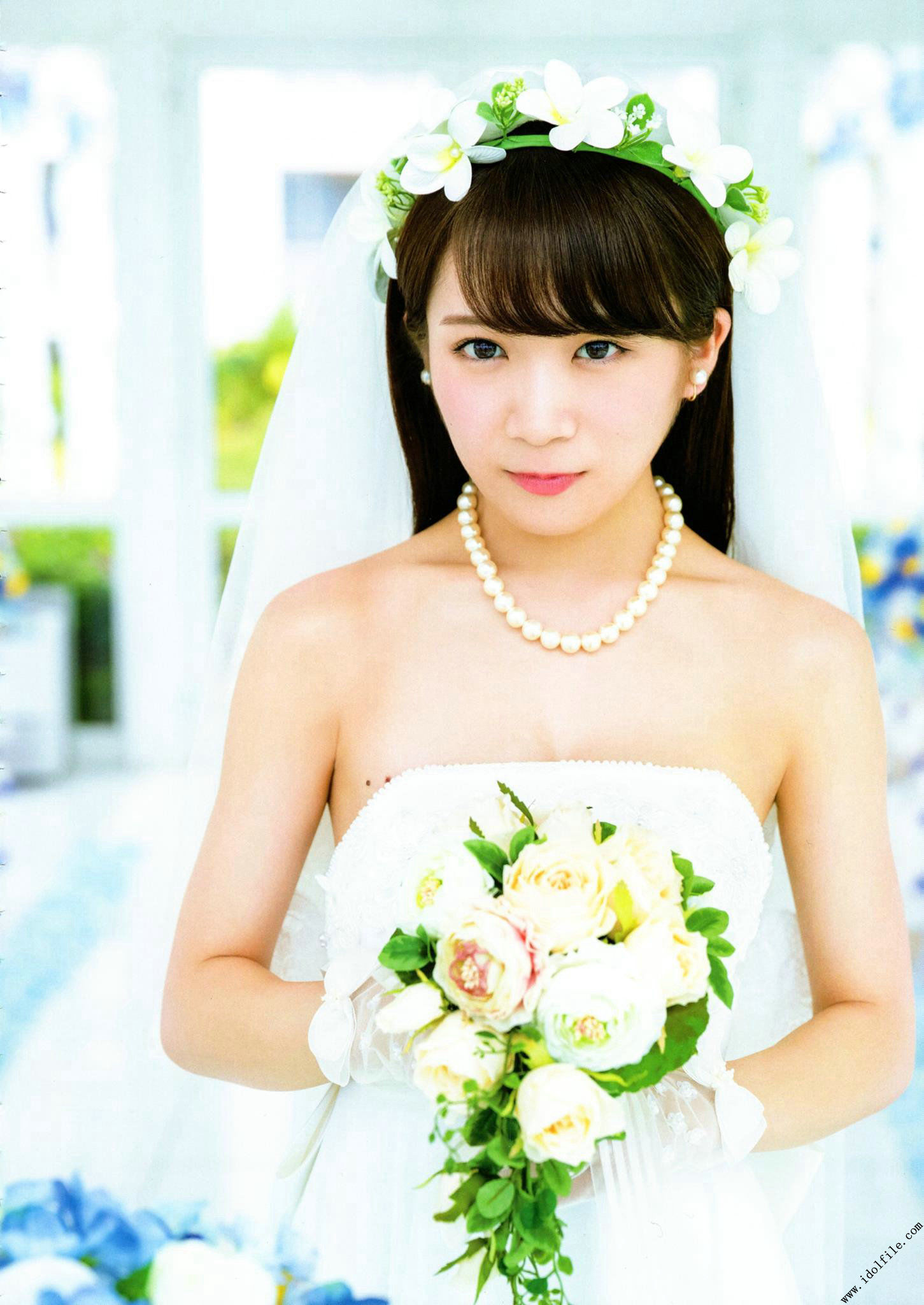 秋元真夏 1st《真夏の気圧配置》 [PhotoBook]