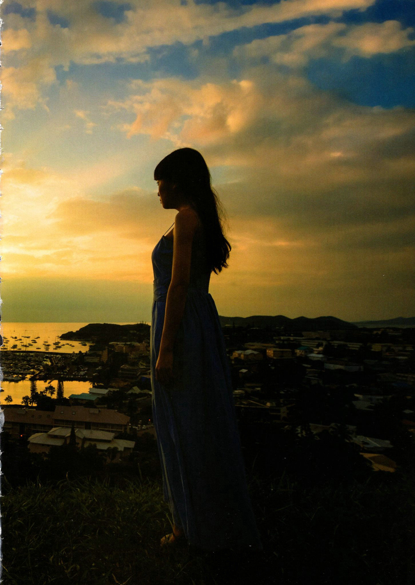 秋元真夏 1st《真夏の気圧配置》 [PhotoBook]
