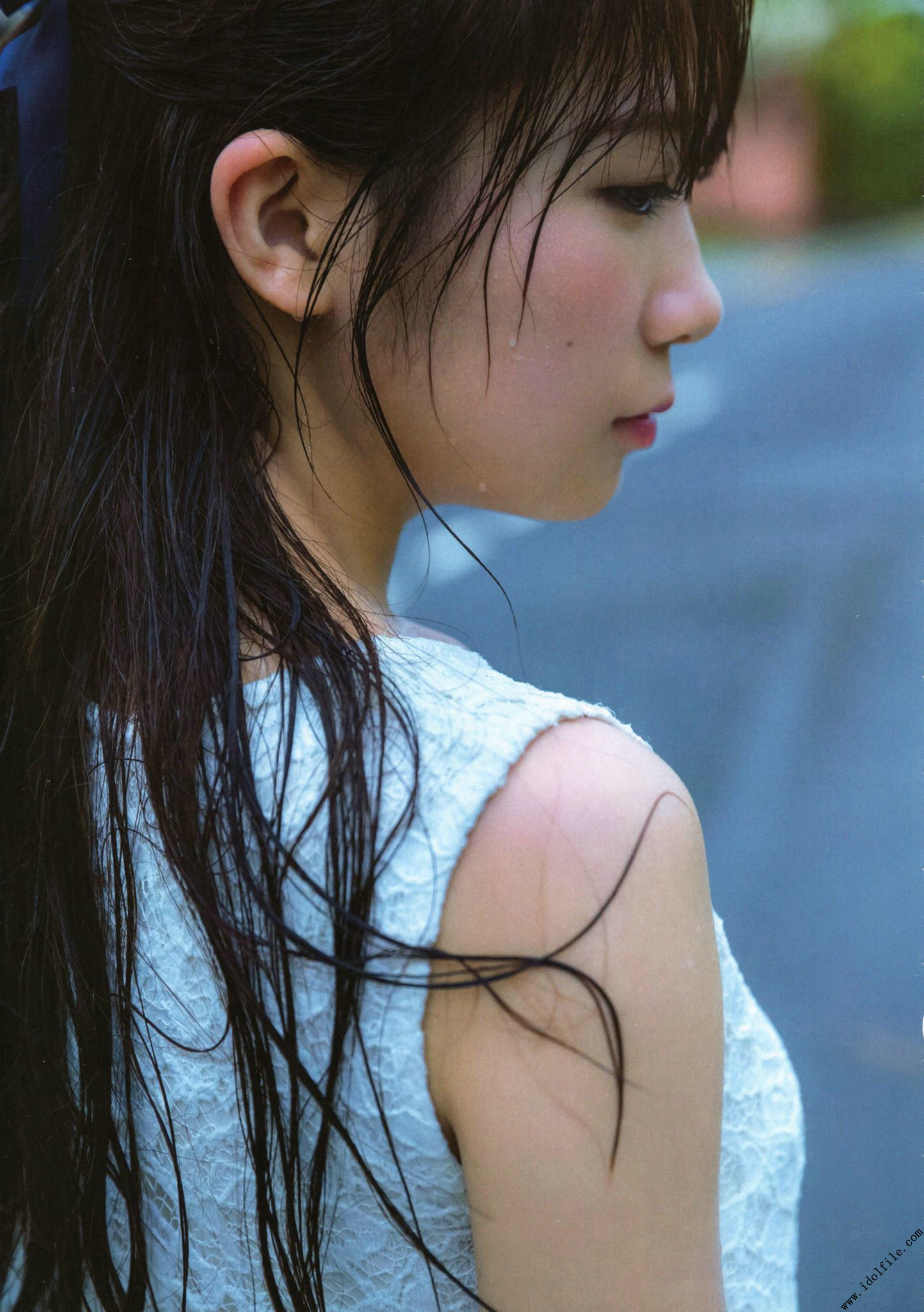 秋元真夏 1st《真夏の気圧配置》 [PhotoBook]