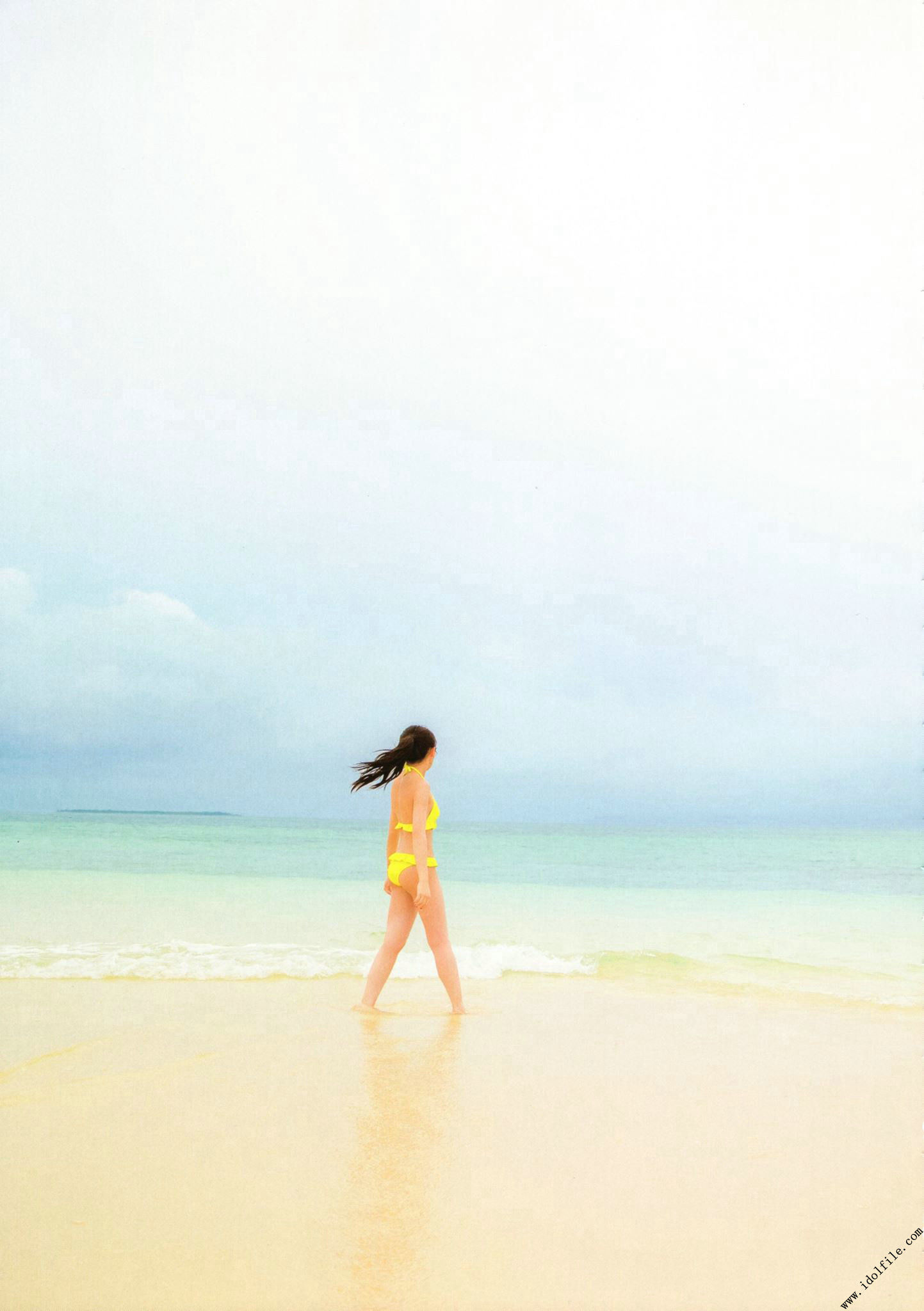 秋元真夏 1st《真夏の気圧配置》 [PhotoBook]